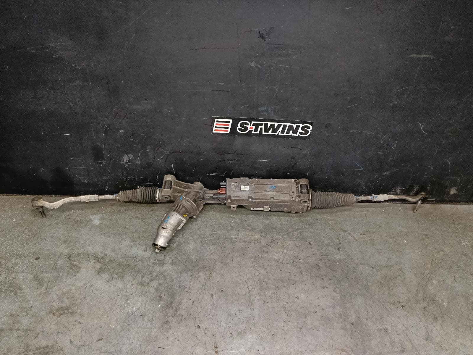 Used auto part listing image: 2018 PORSCHE MACAN STEERING BOX RACK 95B, 06/14-07/18 0000421097