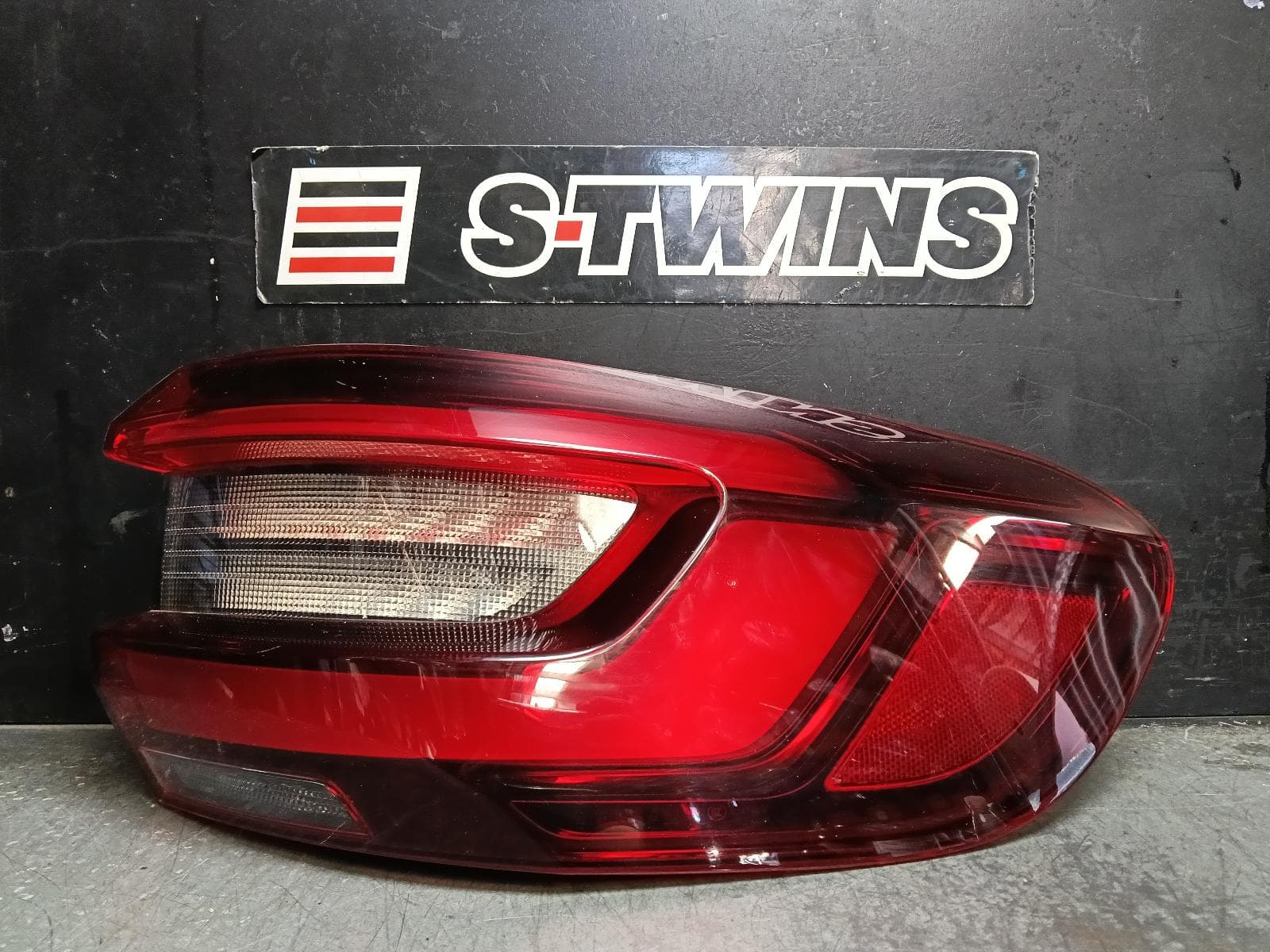 Used auto part listing image: 2022 BMW X5 RIGHT TAILLIGHT G05/F95, IN BODY, LED TYPE, 08/18-02/23 0000421376