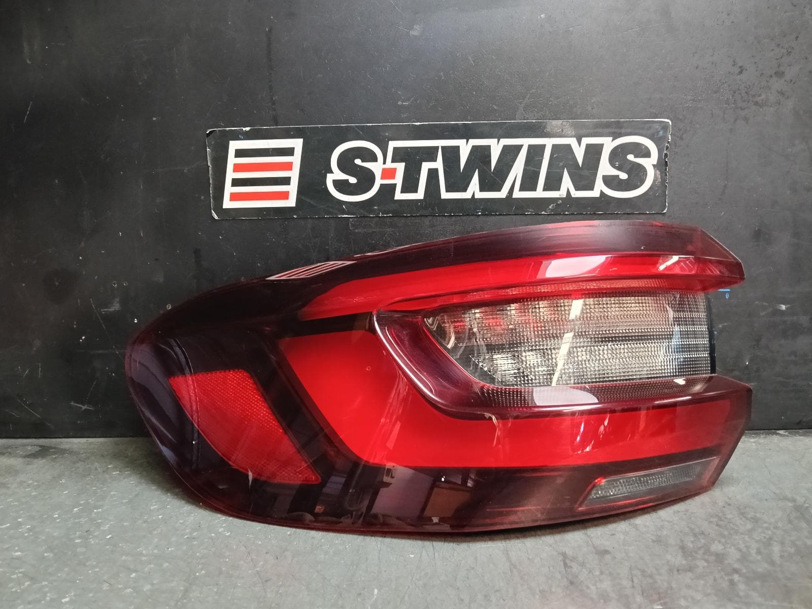 2022 BMW X5 LEFT TAILLIGHT G05/F95, IN BODY, LED TYPE, 08/18-02/23 0000421381