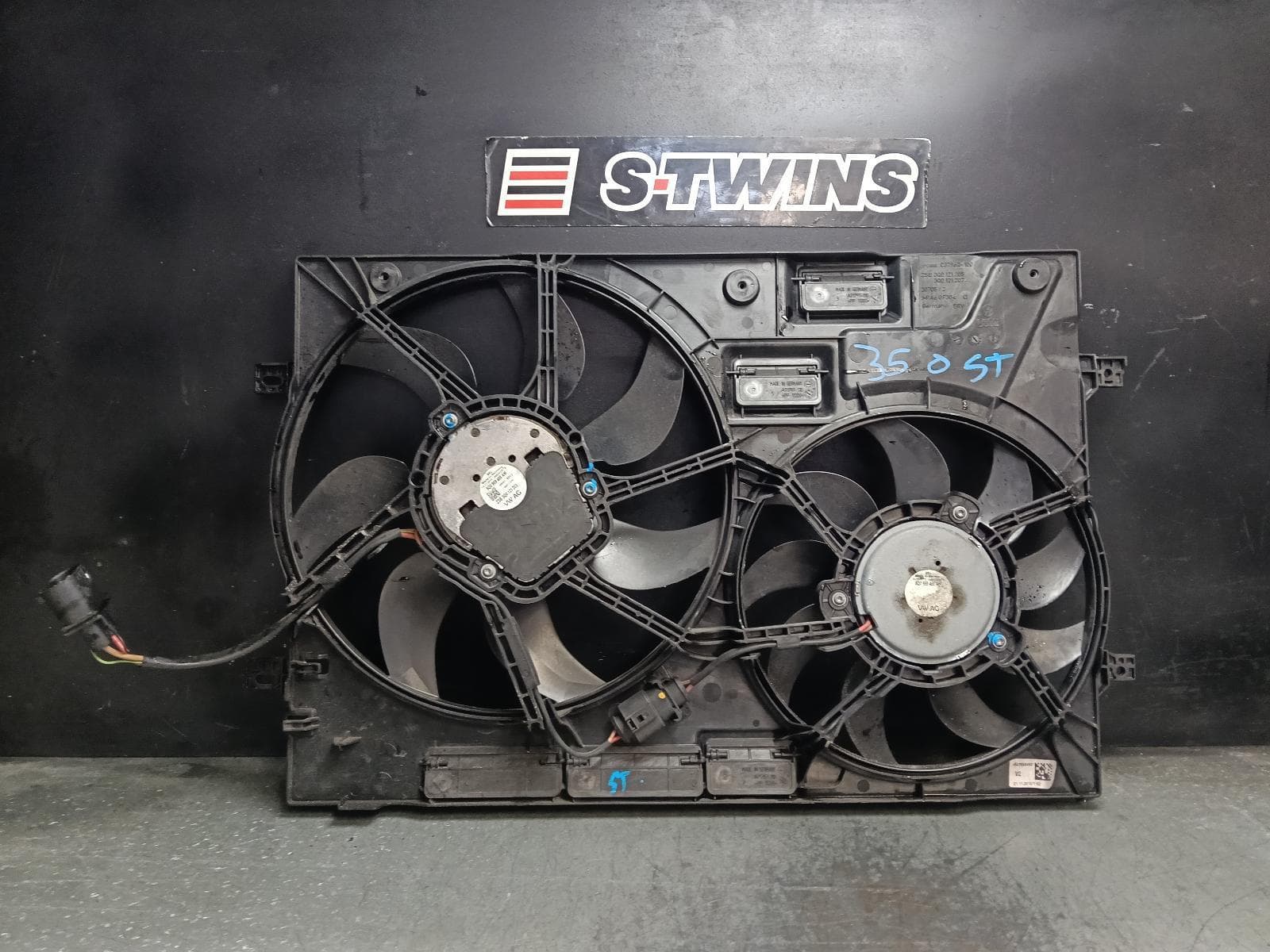 Used auto part listing image: 2016 AUDI A3 FAN DUAL FAN ASSY, 2.5, PETROL, CZGB CODE, 320W/200W (BROSE), 8V, 06/15-11/17 0000421444