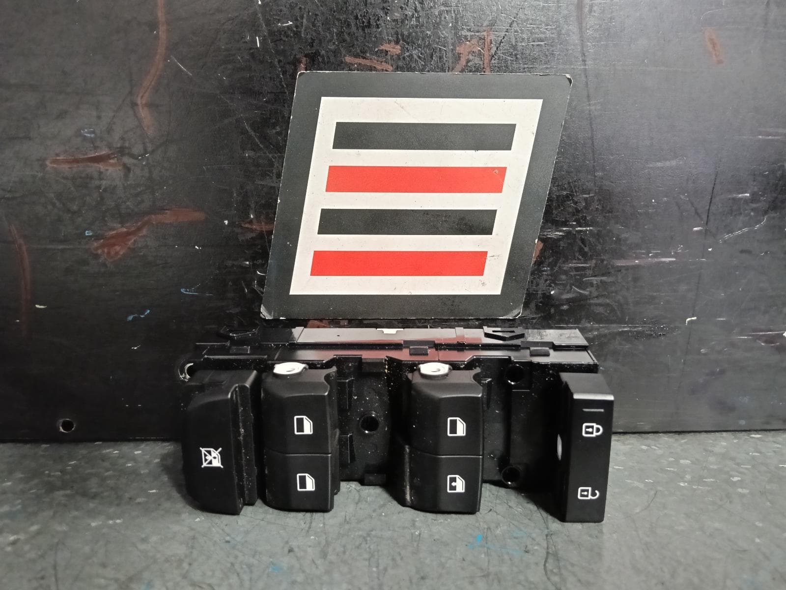 2024 KIA CERATO PWR DR WIND SWITCH RH FRONT (MASTER SWITCH), NON POWER FOLD, AUTO DOWN TYPE, BD, SEDAN/HATCH, 04/18-09/24 0000384552