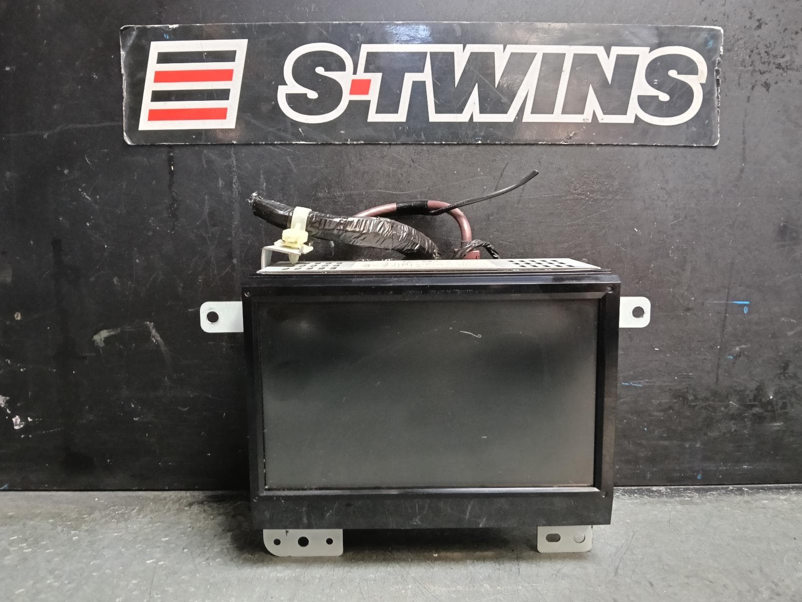 Used auto part listing image: 2012 SUBARU TRIBECA DISPLAY UNIT ONLY, 7IN, B9, 10/06-01/14 0000421456