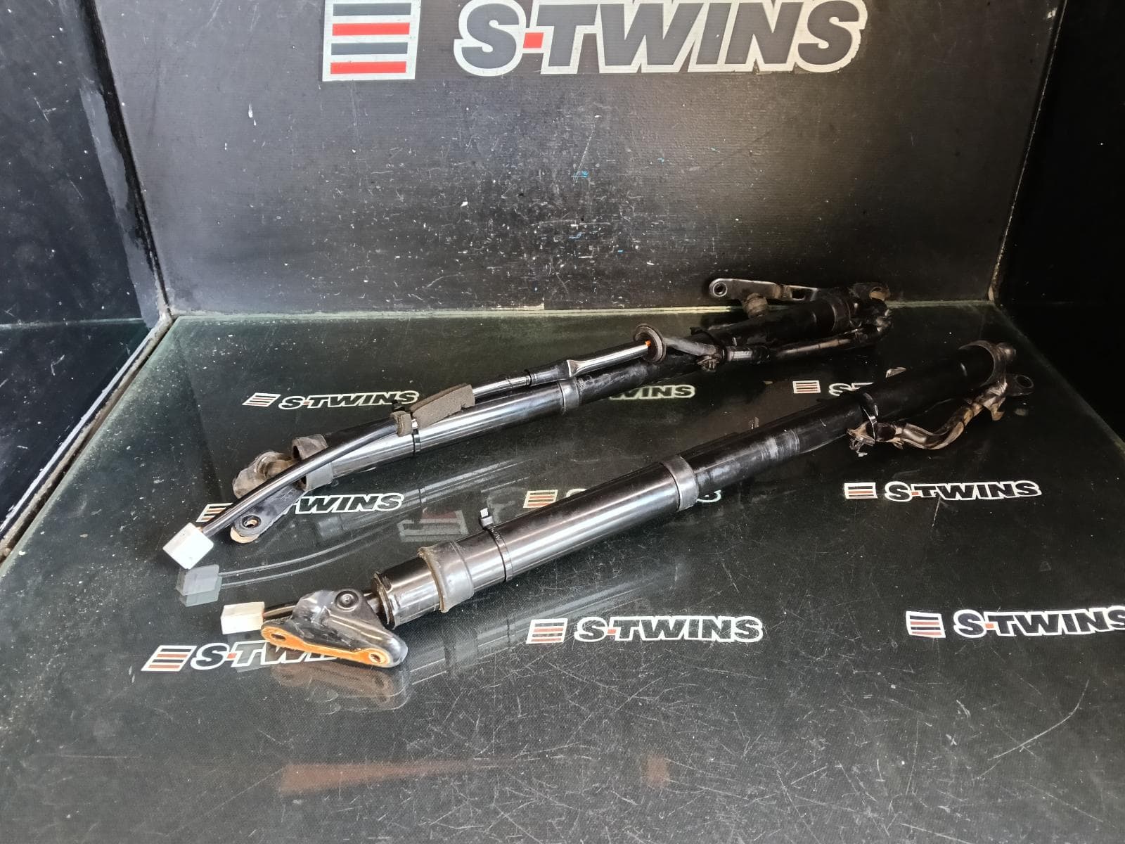 2014 TOYOTA RAV4 HATCH STRUT TAILGATE STRUT (PAIR), POWER LIFT TYPE, XA40, 12/12-12/18 0000421414