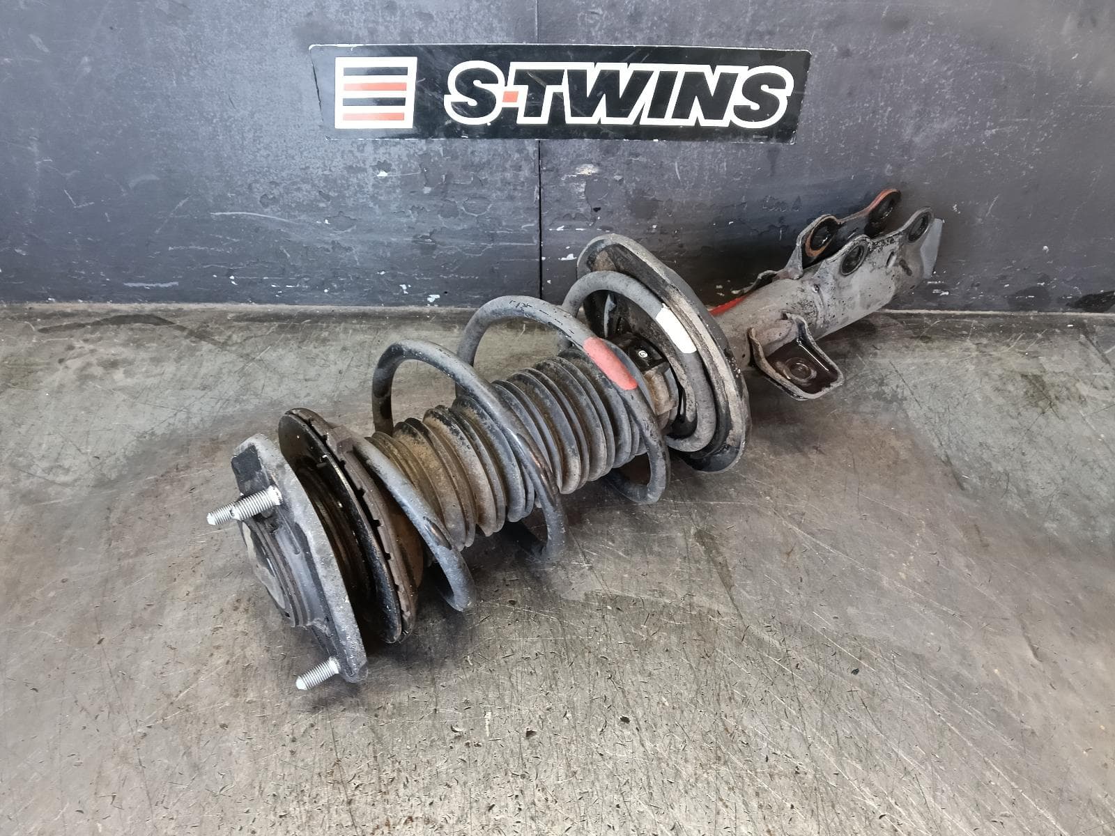2017 TOYOTA COROLLA LEFT FRONT STRUT ZRE182R, 03/15-06/18 0000421256