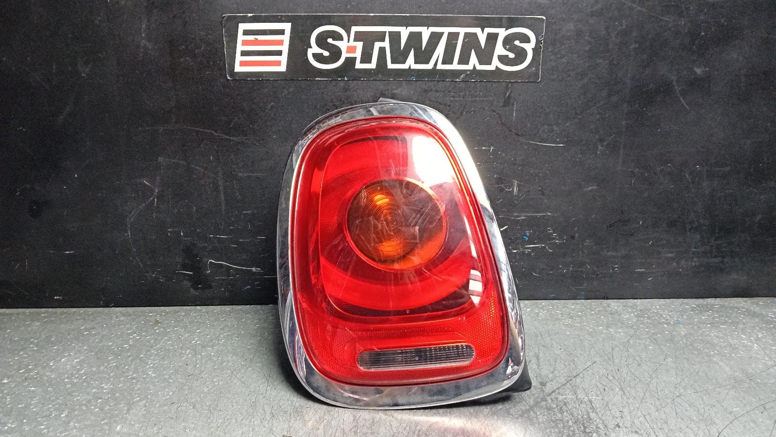 Used auto part listing image: 2018 MINI COOPER LEFT TAILLIGHT F55/F56/F57, IN BODY, NON LED TYPE, 04/14-01/24 0000400519