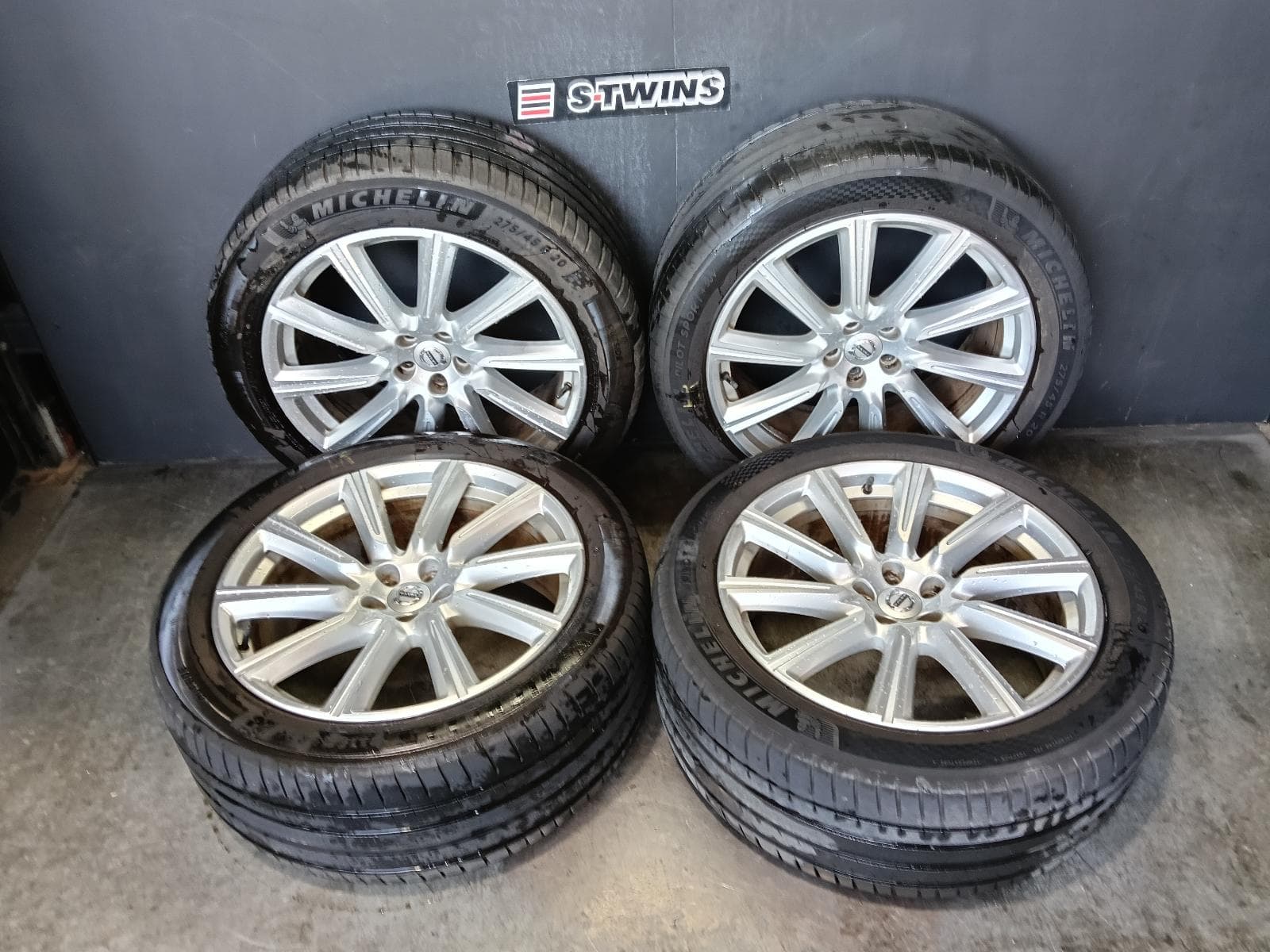 Used auto part listing image: 2019 VOLVO XC90 WHEEL MAG FACTORY, 20X9IN, 10 SPOKE, SILVER, Mk2, 04/15-08/22 0000421616
