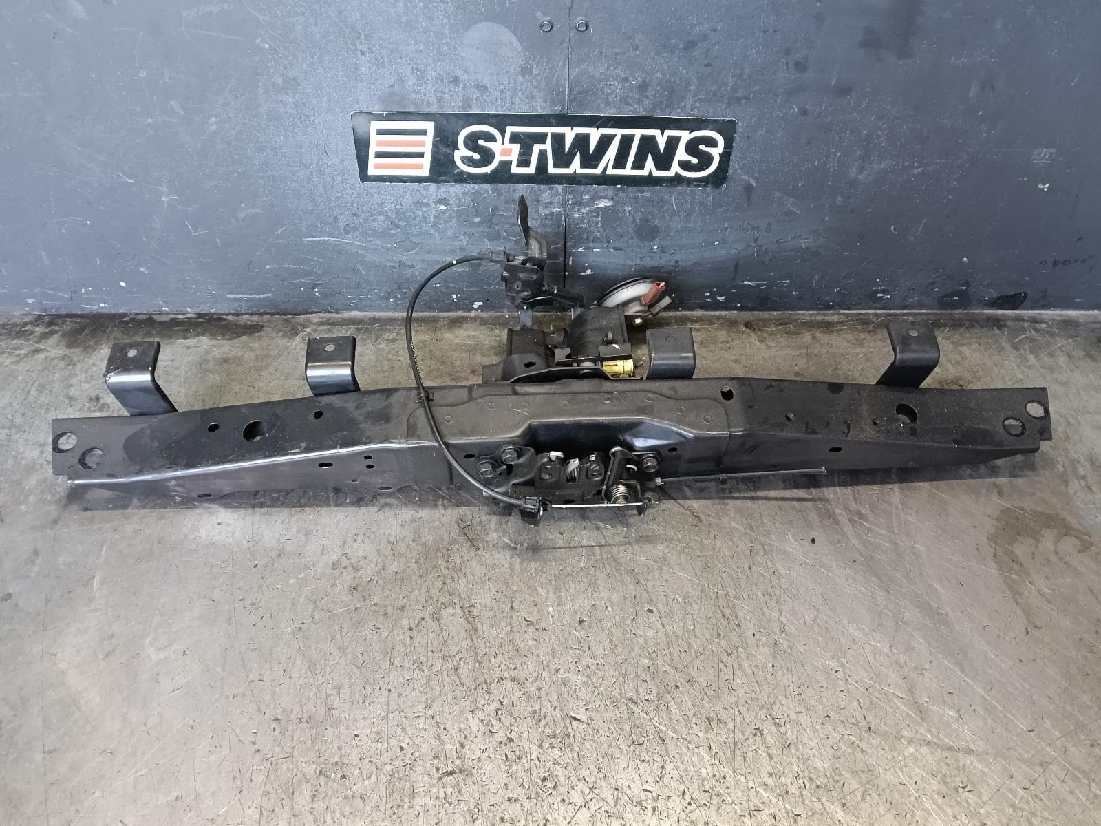 Used auto part listing image: 2018 NISSAN XTRAIL BONNET LOCK SUPPORT T32, PETROL, 02/14-07/22 0000421639