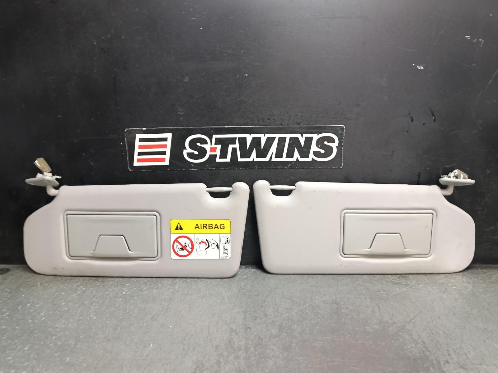 Used auto part listing image: 2019 MITSUBISHI ASX SUNVISOR XC-XD, PAIR, 07/17-12/24 0000421355
