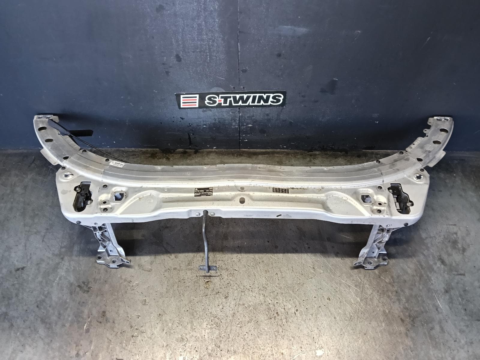 Used auto part listing image: 2014 MERCEDES C CLASS RADIATOR SUPPORT W205, SEDAN, NON AMG, 06/14-09/21 0000421706