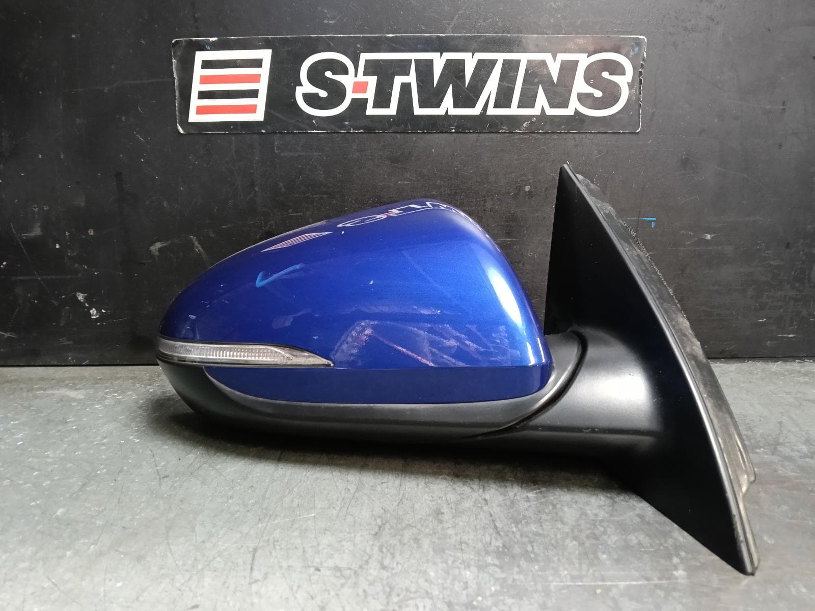 Used auto part listing image: 2021 HYUNDAI I30 RIGHT DOOR MIRROR PD, HATCH (S.KOREA VIN KMHH), W/ POWER FOLD, INDICATOR, NON BLIND SPOT TYPE, 03/17-12/23 0000421670
