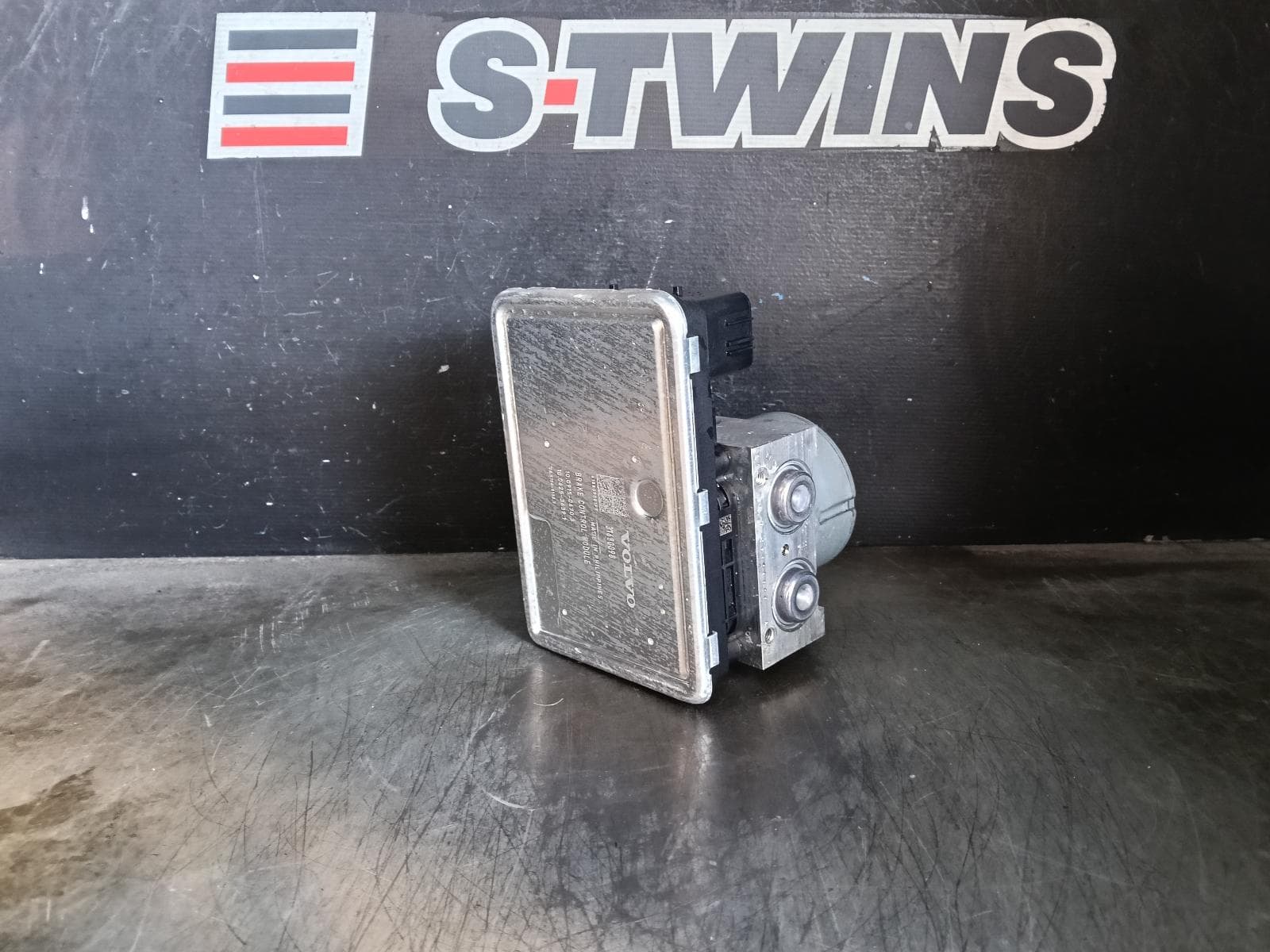 Used auto part listing image: 2019 VOLVO XC90 ABS PUMP MODULATOR Mk2, 04/15- 0000421760