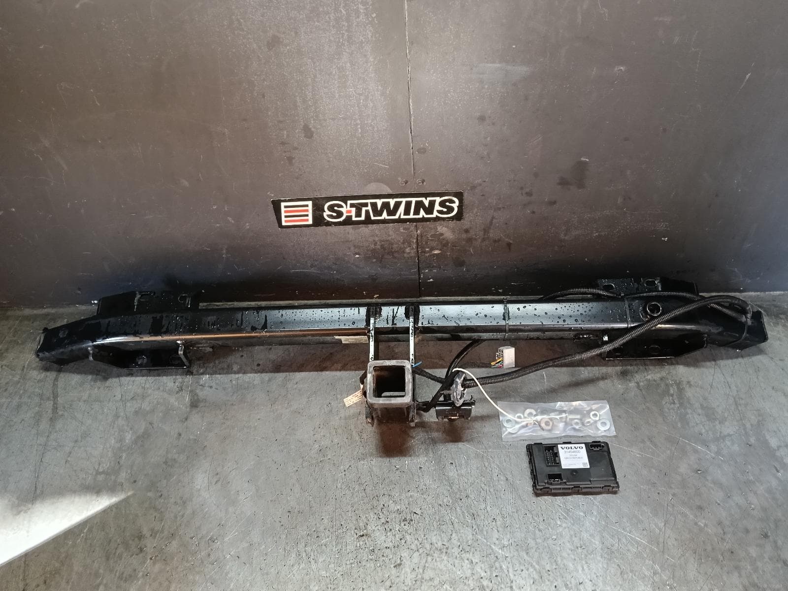 Used auto part listing image: 2019 VOLVO XC90 TOWBAR Mk2, 04/15- 0000421771