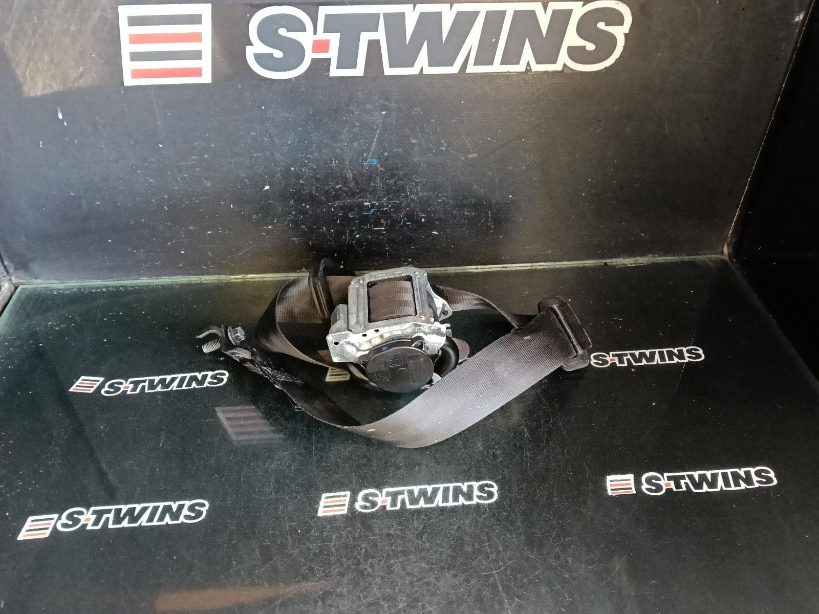 Used auto part listing image: 2019 VOLVO XC90 SEAT BELT STALK LH REAR 3RD ROW, SEAT BELT ONLY, 04/15- 0000421784