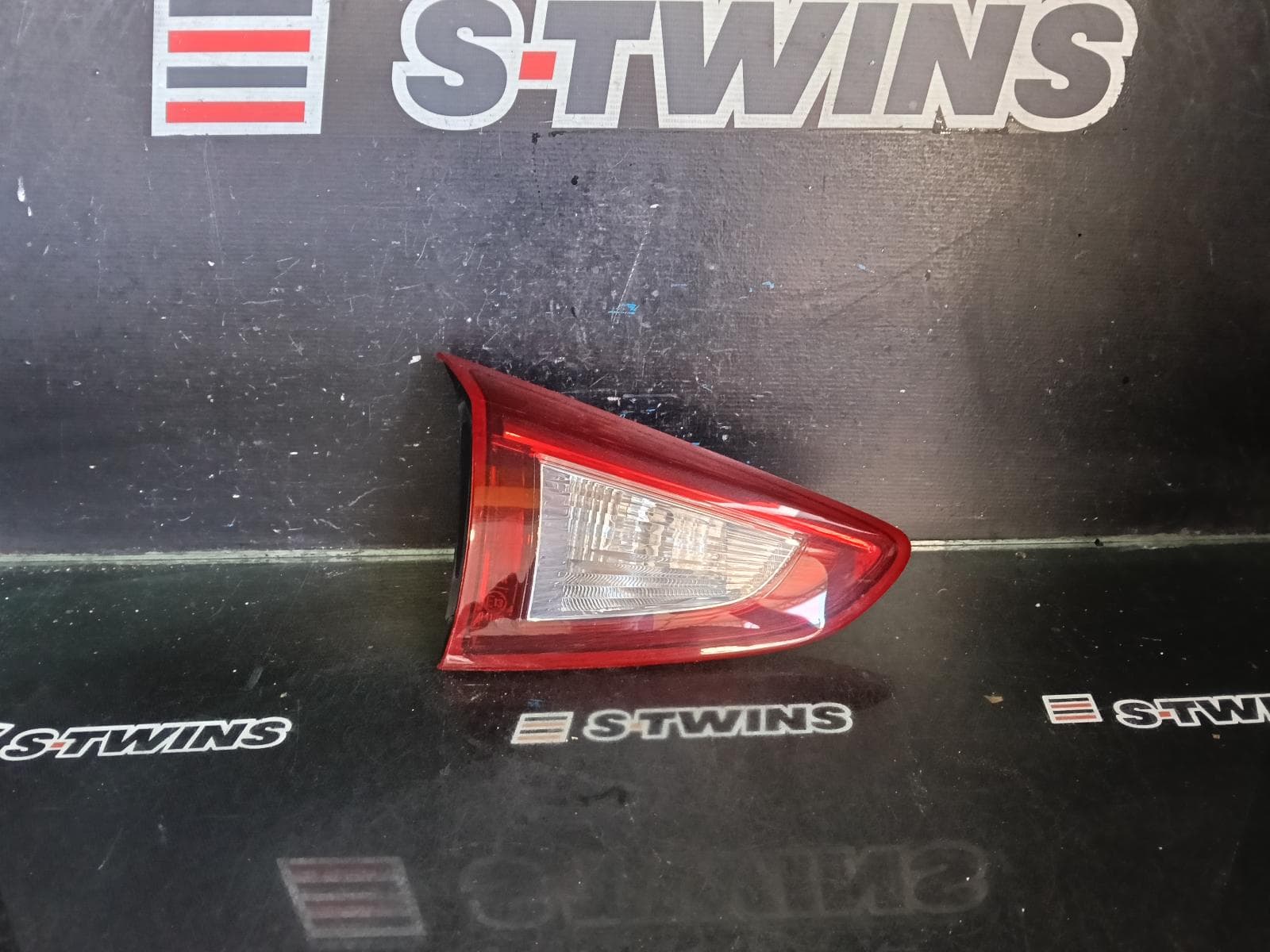 Used auto part listing image: 2019 MAZDA 2 REAR GARNISH DJ, TAILGATE LAMP (LH SIDE), 09/14-10/19 0000421805