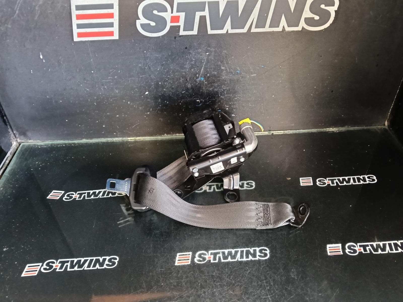 Used auto part listing image: 2019 MAZDA 2 SEAT BELT STALK RH REAR, SEAT BELT ONLY (NO STALK), W/ PRE TENSIONER TYPE, DJ, HATCH, 09/14- 0000421810