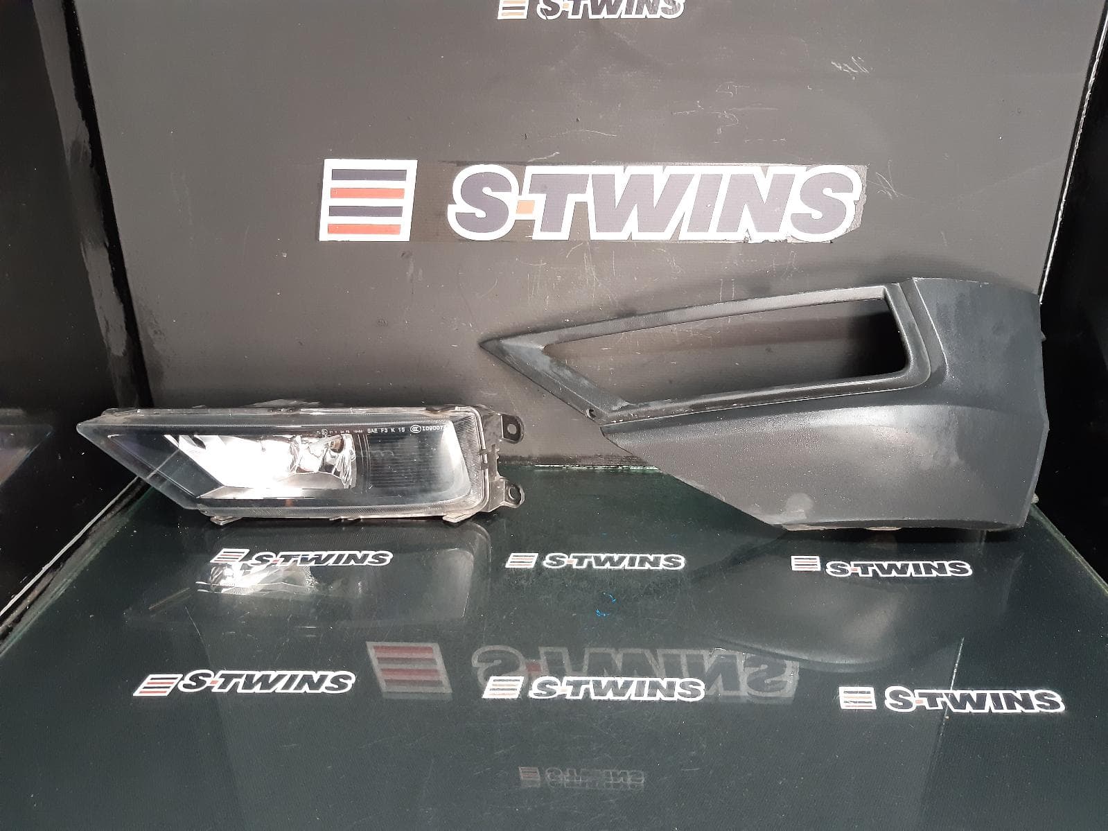 Used auto part listing image: 2020 VOLKSWAGEN TIGUAN BUMPER FOGLAMP, NON ALLSPACE, BLACK INSERT, 5NA, 06/16-05/21 0000325527