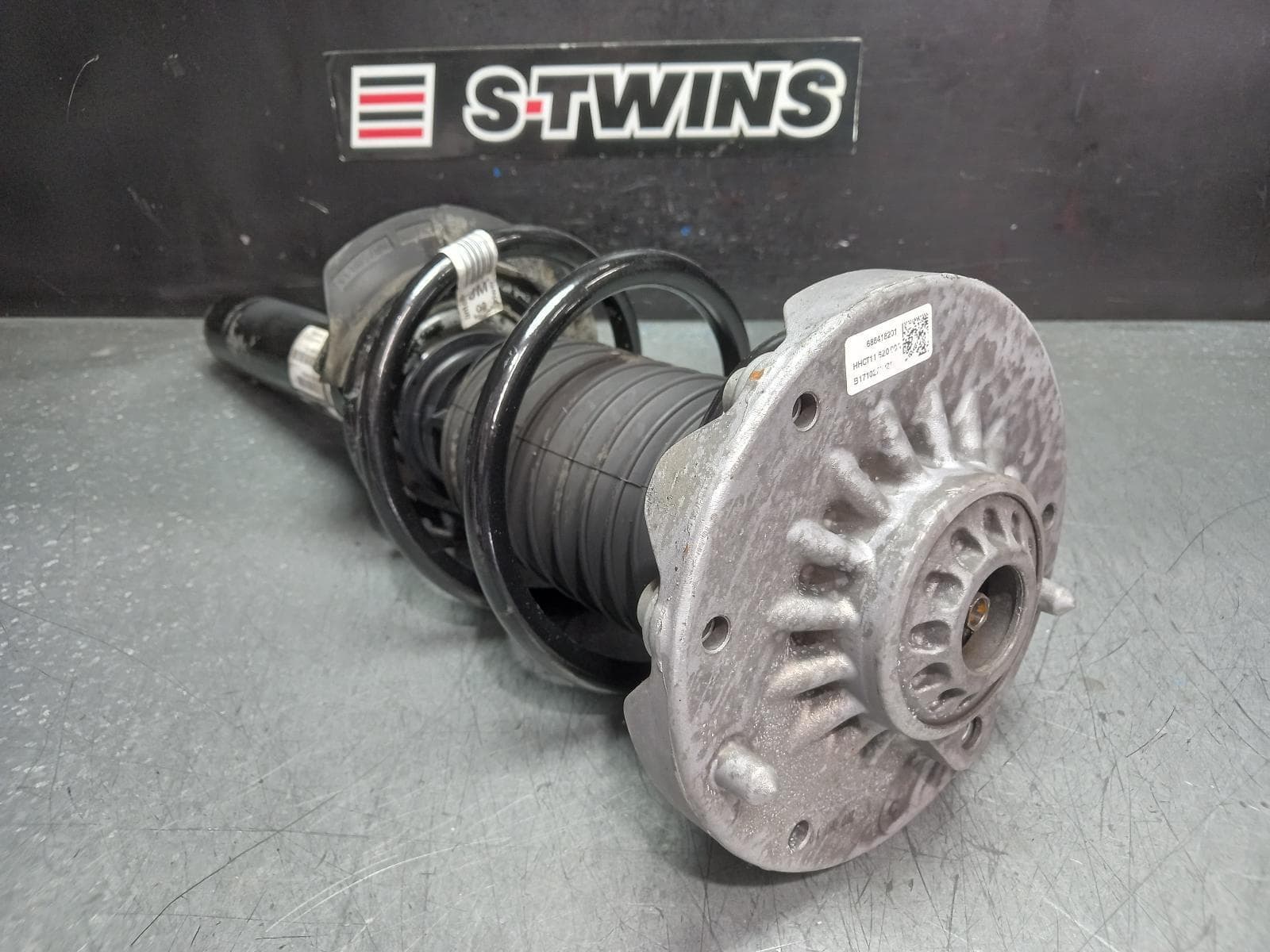 Used auto part listing image: 2018 BMW X1 RIGHT FRONT STRUT F48, 2.0, AWD, ADAPTIVE TYPE, 08/15-06/22 0000371207