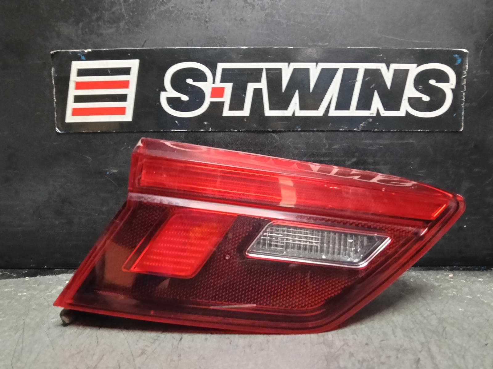 Used auto part listing image: 2019 VOLKSWAGEN TIGUAN BUMPER FOGLAMP, NON ALLSPACE, BLACK INSERT, 5NA, 06/16-05/21 0000408801