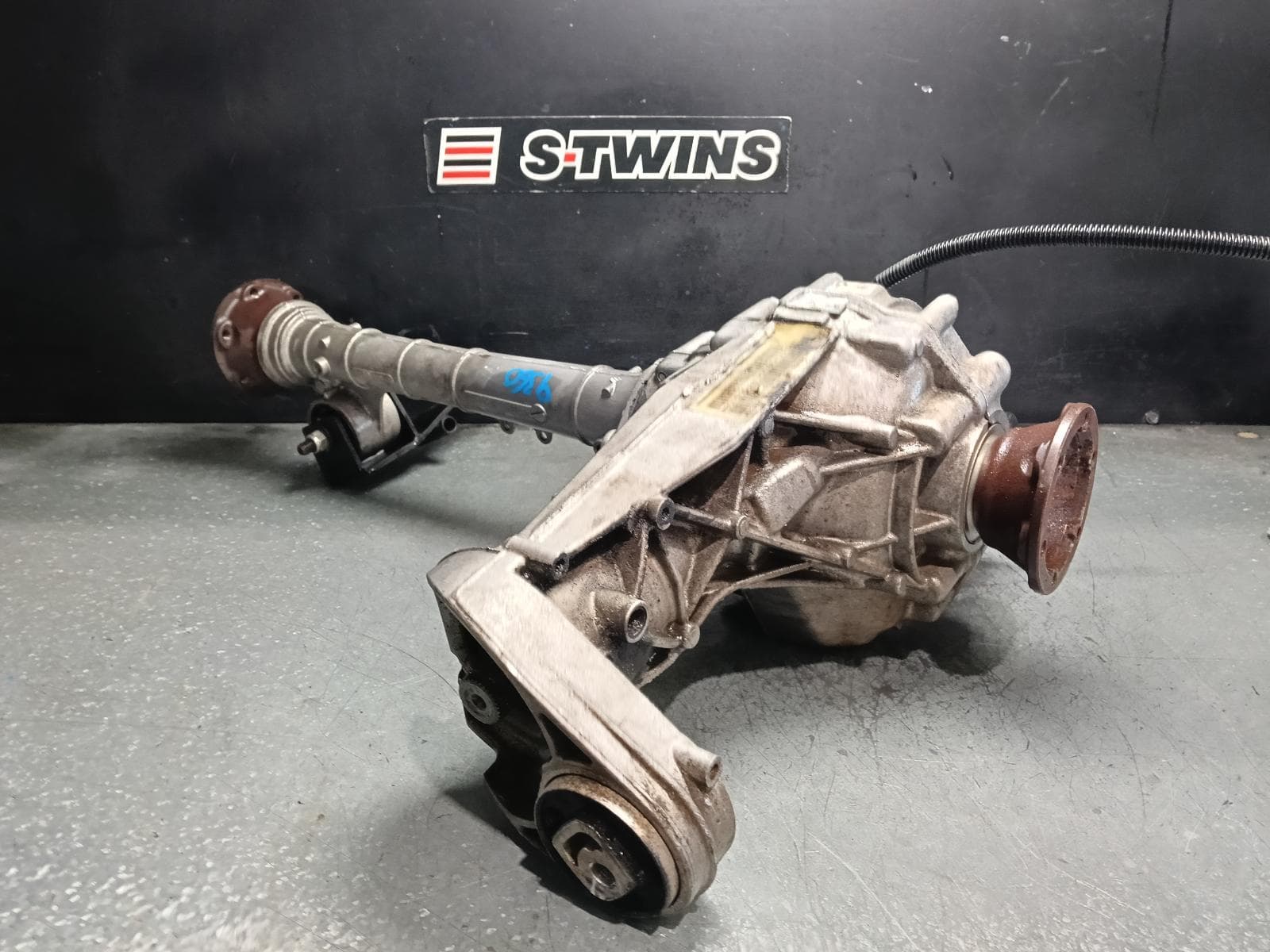 Used auto part listing image: 2022 VOLKSWAGEN AMAROK DIFFERENTIAL CENTRE FRONT, AUTO T/M TYPE, 3.7 RATIO, 10/10-09/22 0000422005