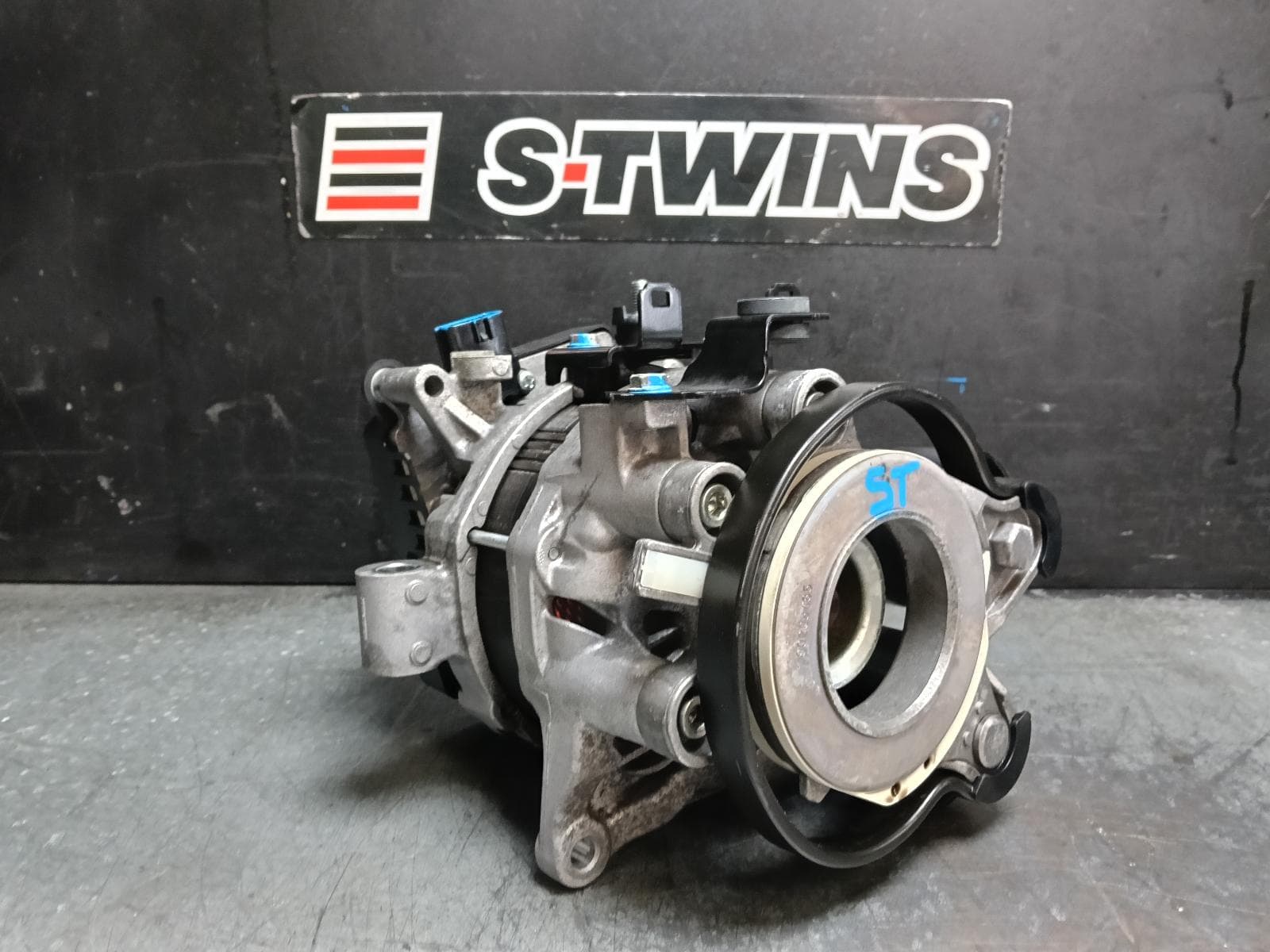 Used auto part listing image: 2022 SUBARU FORESTER ALTERNATOR PETROL, 2.5, SK, 08/18-11/24 0000422044