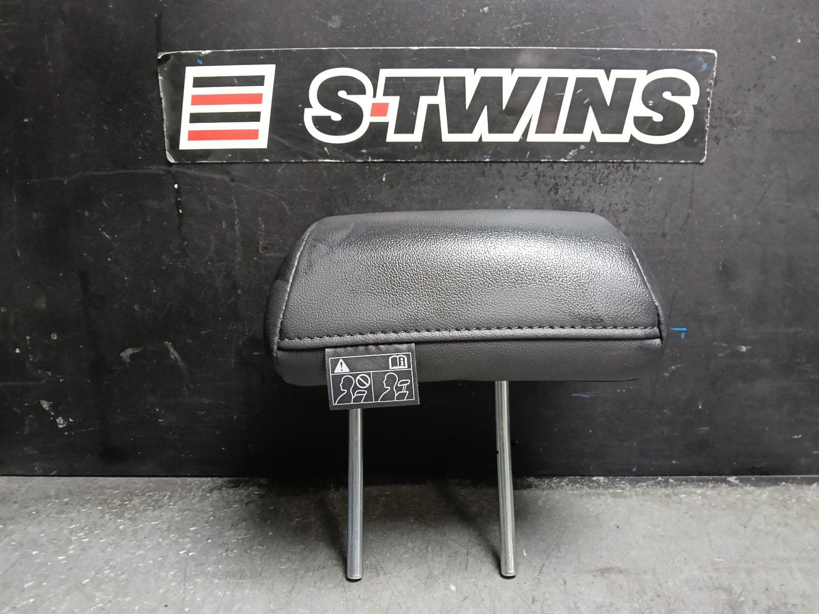 Used auto part listing image: 2022 SUBARU FORESTER HEADREST SK, 08/18-11/24 0000422062