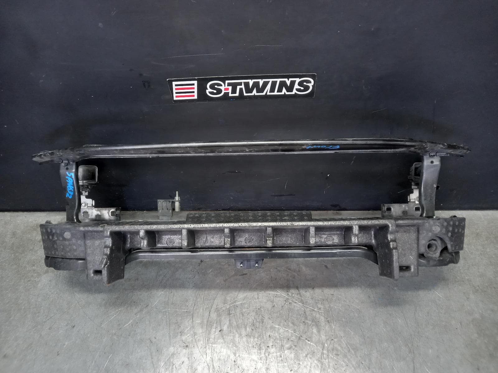 Used auto part listing image: 2023 VOLKSWAGEN TIGUAN F BAR REINFORC BRACK MAIN REINFORCEMENT, NON ALLSPACE, 5NA, 06/21-02/24 0000392563