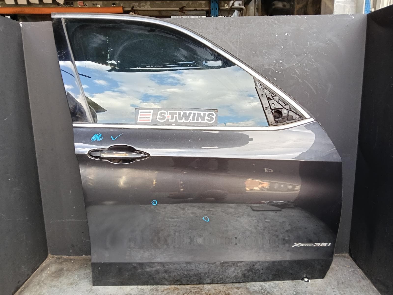 Used auto part listing image: 2017 BMW X5 RIGHT FRONT DOOR F15, 09/13-07/18 0000422065