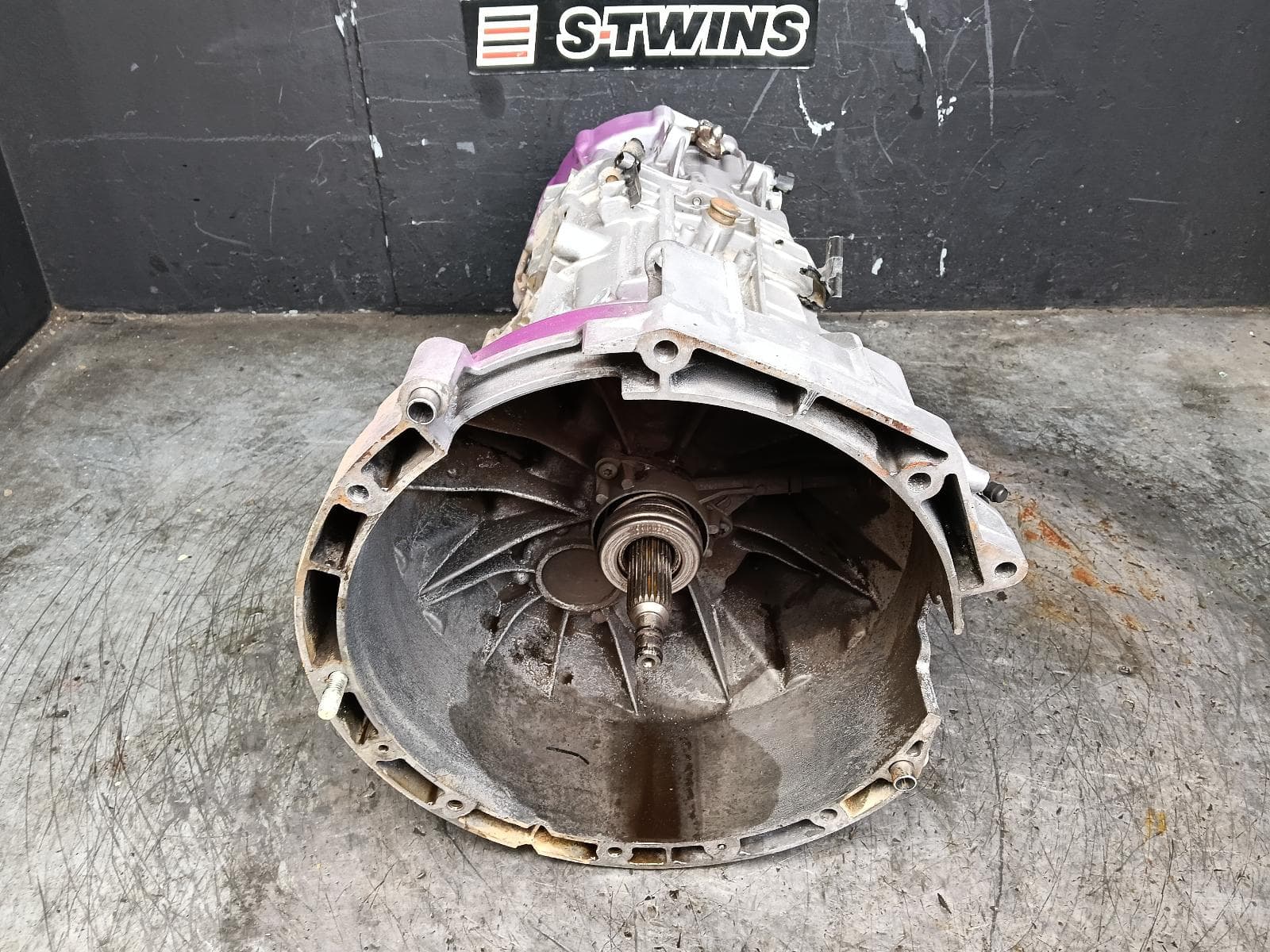 Used auto part listing image: 2015 MAZDA BT50 TRANS GEARBOX MANUAL, 4WD, DIESEL, 2.2/3.2, (DB3R CODE) SPLINE TYPE SELECTOR SHAFT, NON SENSOR TYPE, NO TRANSFER CASE, UP-UR, 04/14-06/20 0000422013