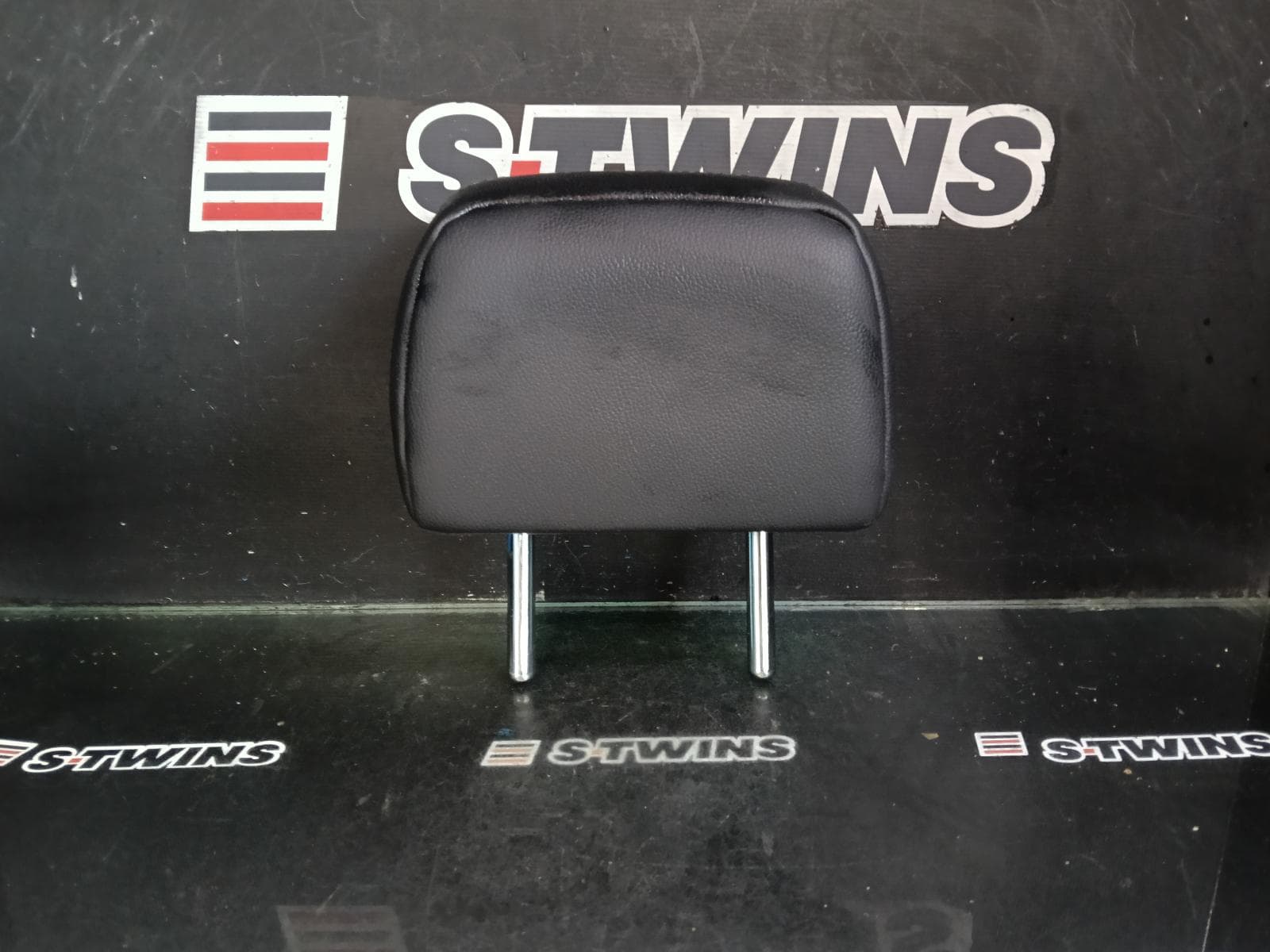Used auto part listing image: 2020 MAZDA CX5 HEADREST KF, LH REAR, LEATHER, 02/17-03/26 0000422108