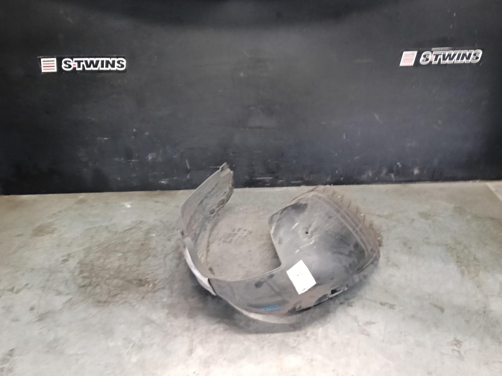 Used auto part listing image: 2021 HYUNDAI I30 RIGHT GUARD LINER FRONT, PD, HATCH (S. KOREA VIN KMHH), STANDARD TYPE, 08/20-12/23 0000421669