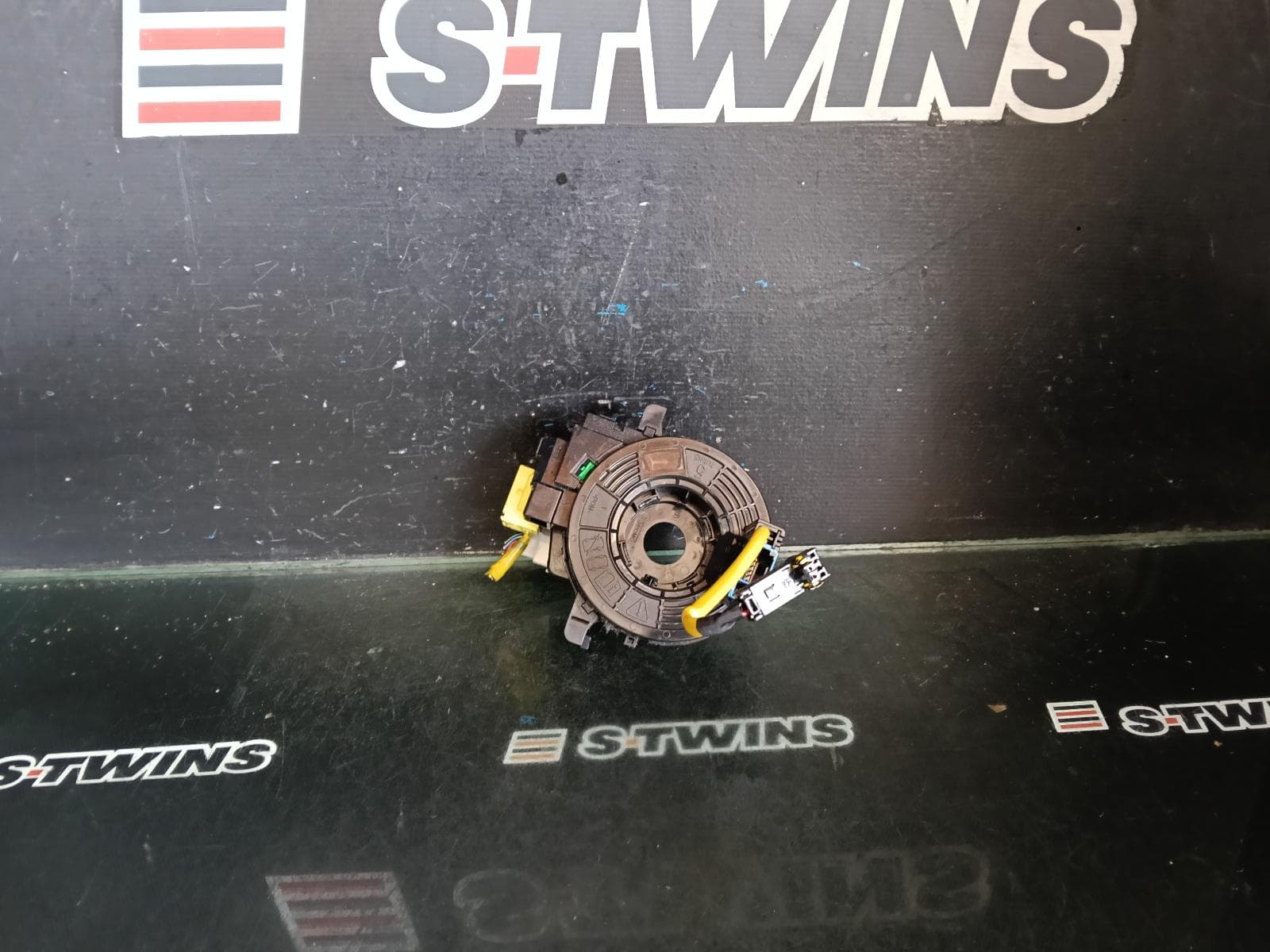 Used auto part listing image: 2017 SUBARU OUTBACK CLOCKSPRING, W/ STEERING SENSOR, 6TH GEN, 08/14-12/20 0000421949