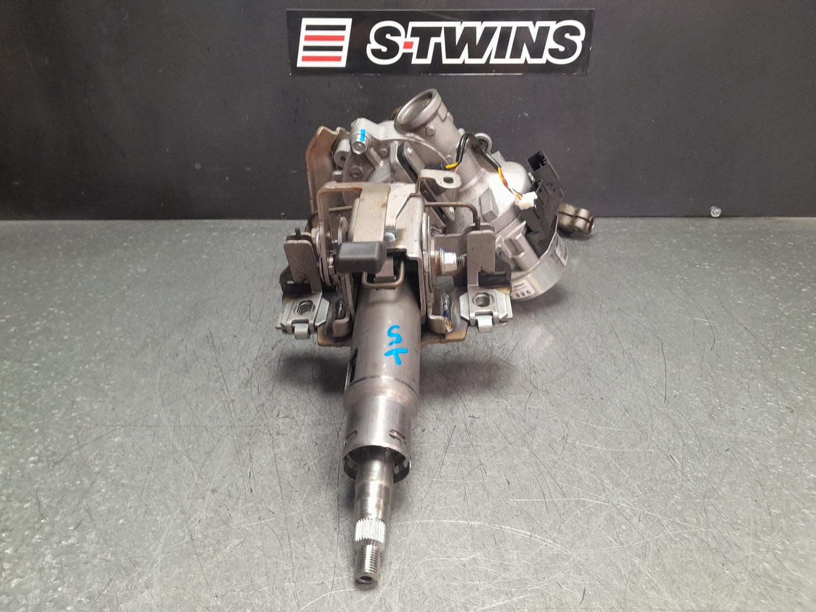Used auto part listing image: 2018 SUZUKI SWIFT STEERING COLUMN AZ, 04/17-03/25 0000351858
