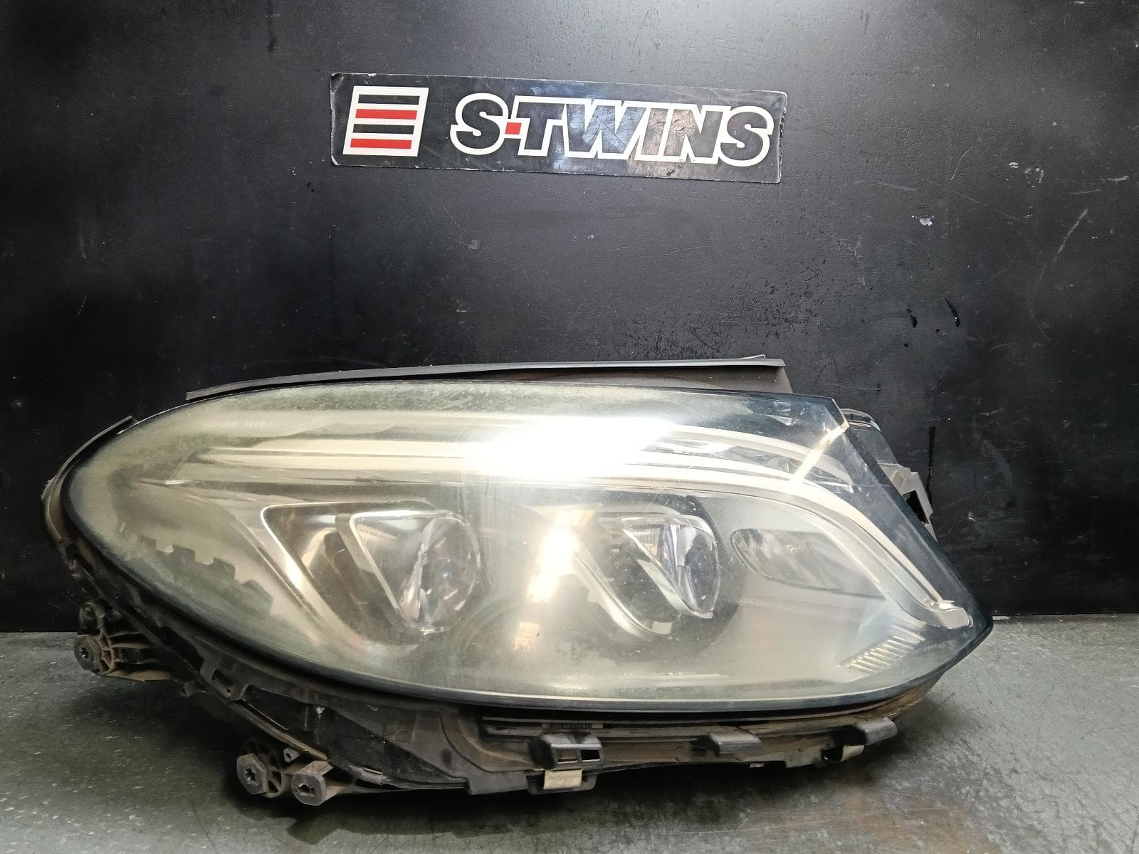 Used auto part listing image: 2015 MERCEDES GLE CLASS RIGHT HEADLAMP C292/W166, COUPE/WAGON, LED TYPE, 06/15-02/18 0000421439