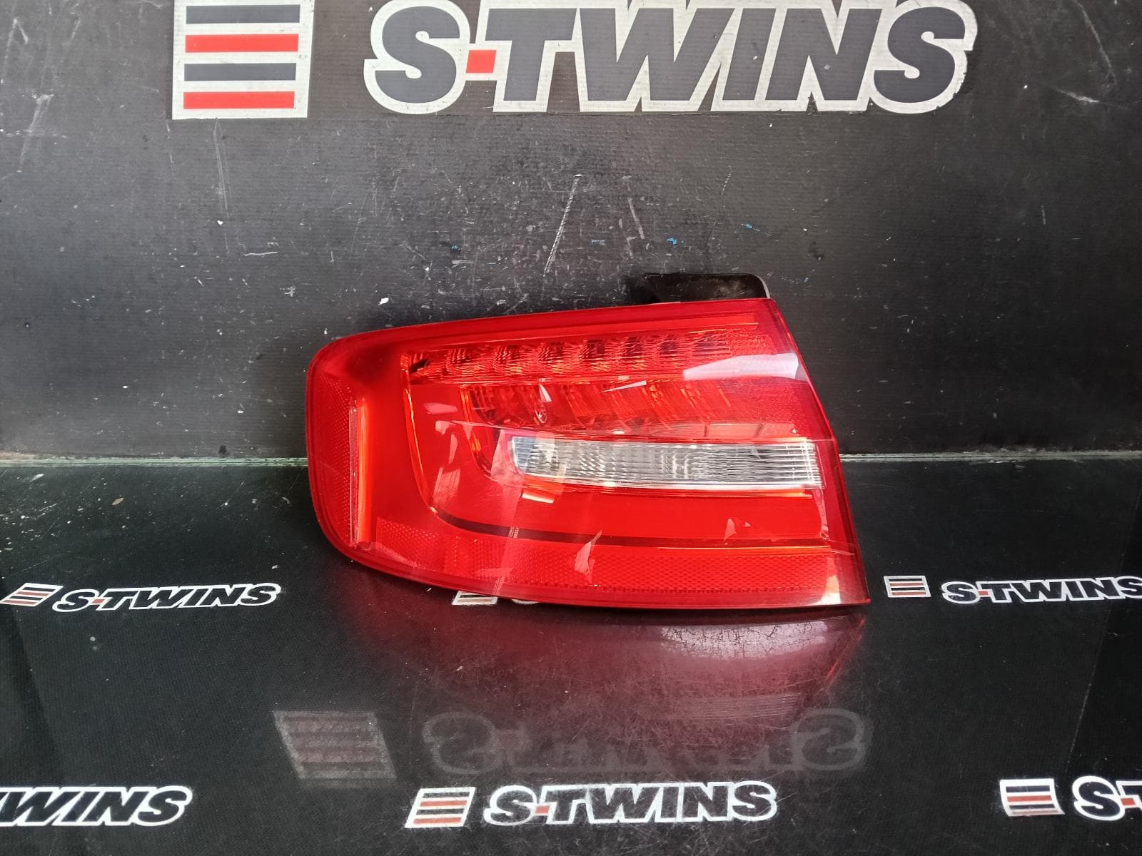 Used auto part listing image: 2014 AUDI A4 LEFT TAILLIGHT B8 8K (A4/S4), SEDAN, LED TYPE, 07/12-01/16 0000392889