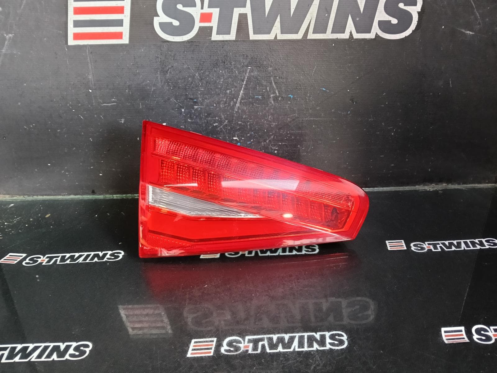 Used auto part listing image: 2014 AUDI A4 REAR GARNISH BOOTLID LAMP (LH SIDE), B8 8K (A4/S4), LED TYPE, 07/12-01/16 0000392890