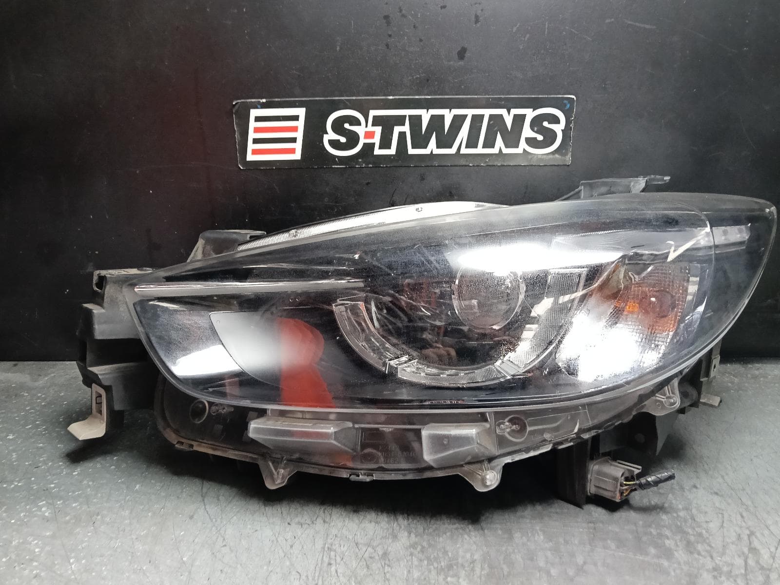 Used auto part listing image: 2016 MAZDA CX5 LEFT HEADLAMP KE, AKERA, LED TYPE, KA3C, 01/15-12/16 0000410938