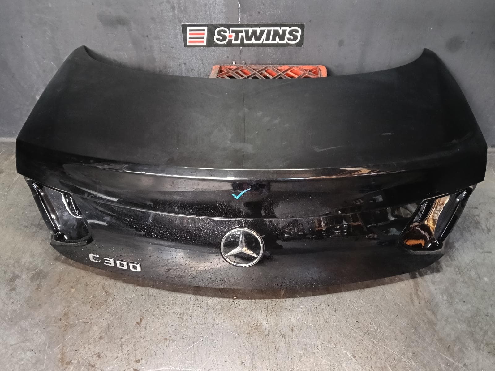 Used auto part listing image: 2017 MERCEDES C CLASS BOOTLID TAILGATE BOOTLID, C205, COUPE, 07/16-07/23 0000401205