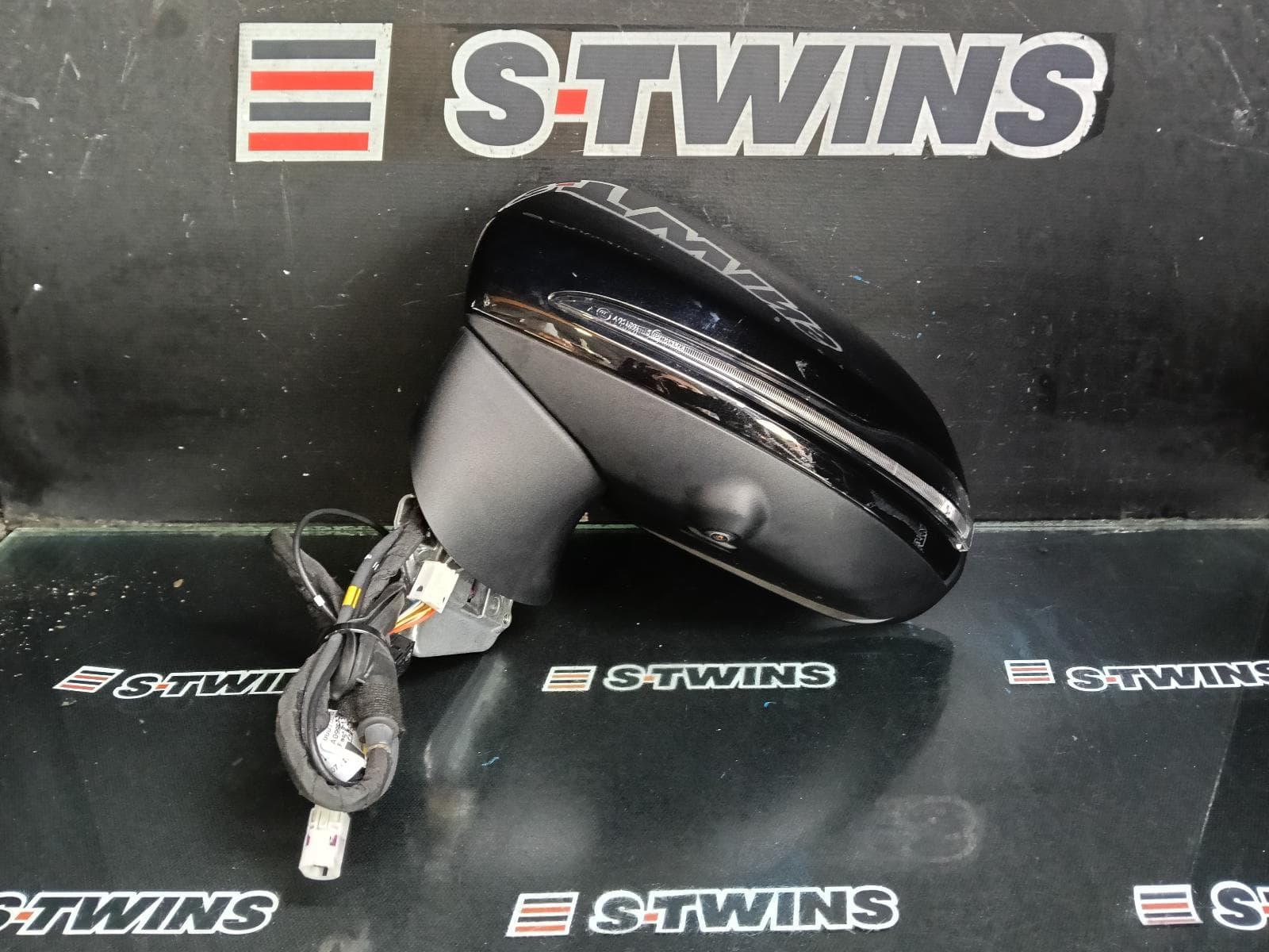 Used auto part listing image: 2017 MERCEDES C CLASS LEFT DOOR MIRROR C205/A205, COUPE/CABRIO, NON AMG, W/ ACTIVE BLIND SPOT, MEMORY & CAMERA TYPE, 07/16-07/23 0000401637
