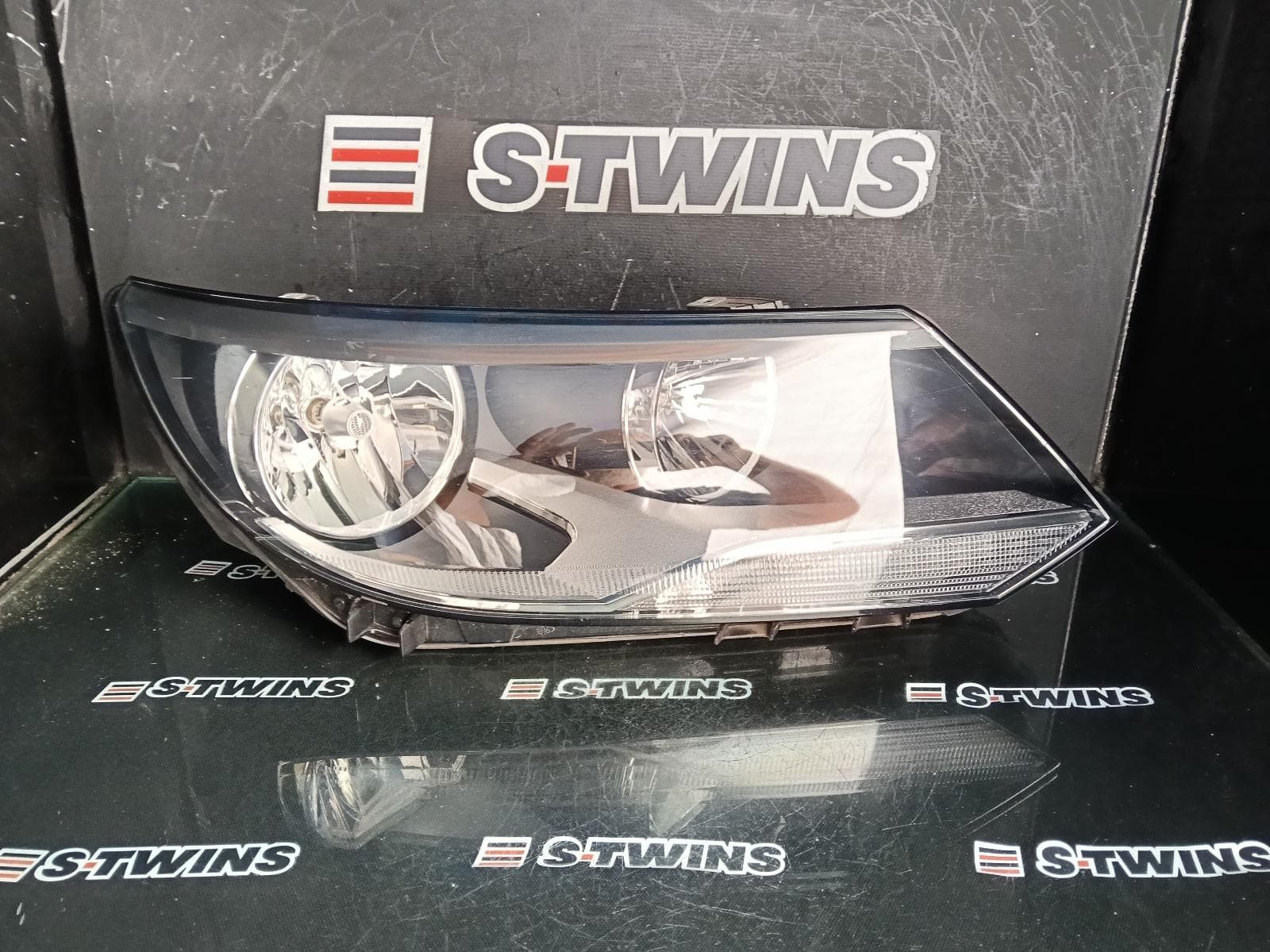 Used auto part listing image: 2014 VOLKSWAGEN TIGUAN RIGHT HEADLAMP 5N, HALOGEN TYPE, 07/11-08/16 0000395486