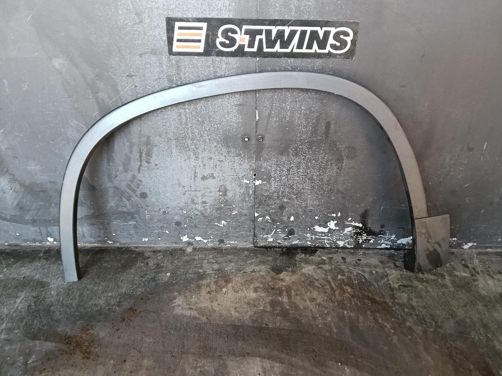 Used auto part listing image: 2014 VOLKSWAGEN TIGUAN WHEEL ARCH FLARE LH FRONT, 5N, NON R-LINE, 07/11-08/16 0000395522