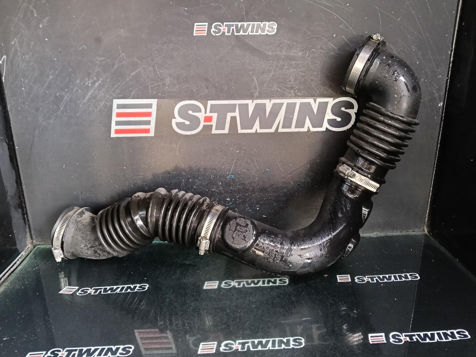 Used auto part listing image: 2015 SUBARU WRX AIR CLEANER DUCT HOS V1, 03/14-10/21 0000411475