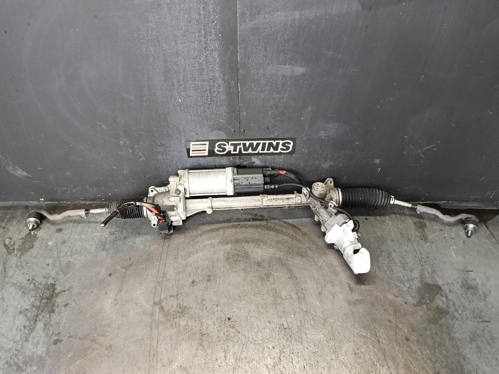 Used auto part listing image: 2017 BMW X5 STEERING BOX RACK F15, ELECTRIC, 09/13-07/18 0000422294