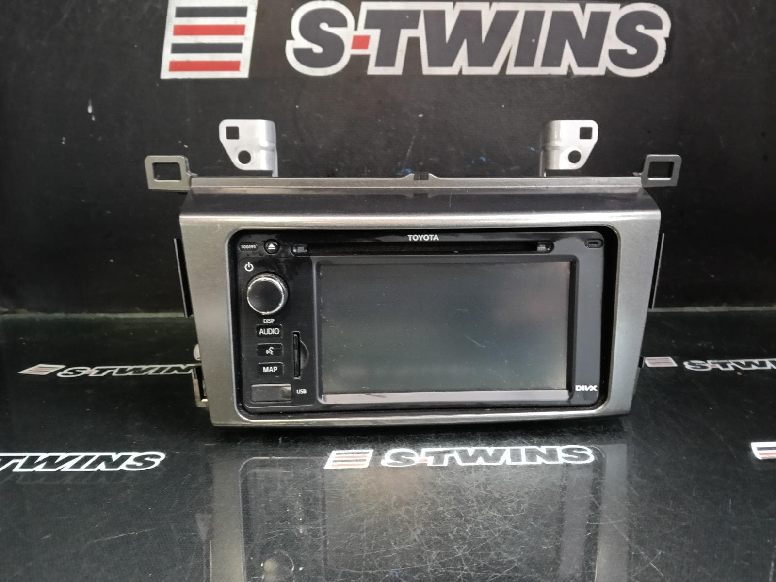 Used auto part listing image: 2013 TOYOTA RAV4 SAT NAV, XA40, 12/12-12/18 0000422382