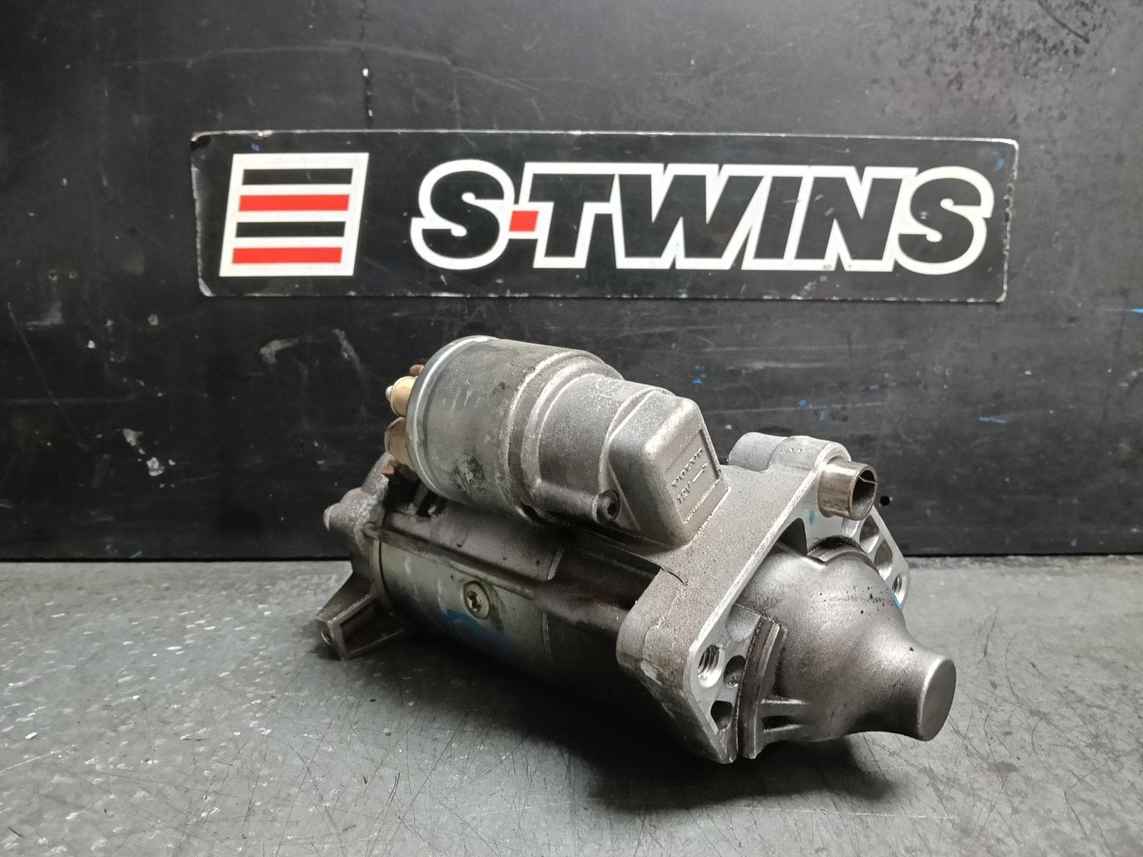 Used auto part listing image: 2018 VOLVO XC90 STARTER DIESEL, 2.0, D4204T11/D4204T23, Mk2, 04/15-07/21 0000422215