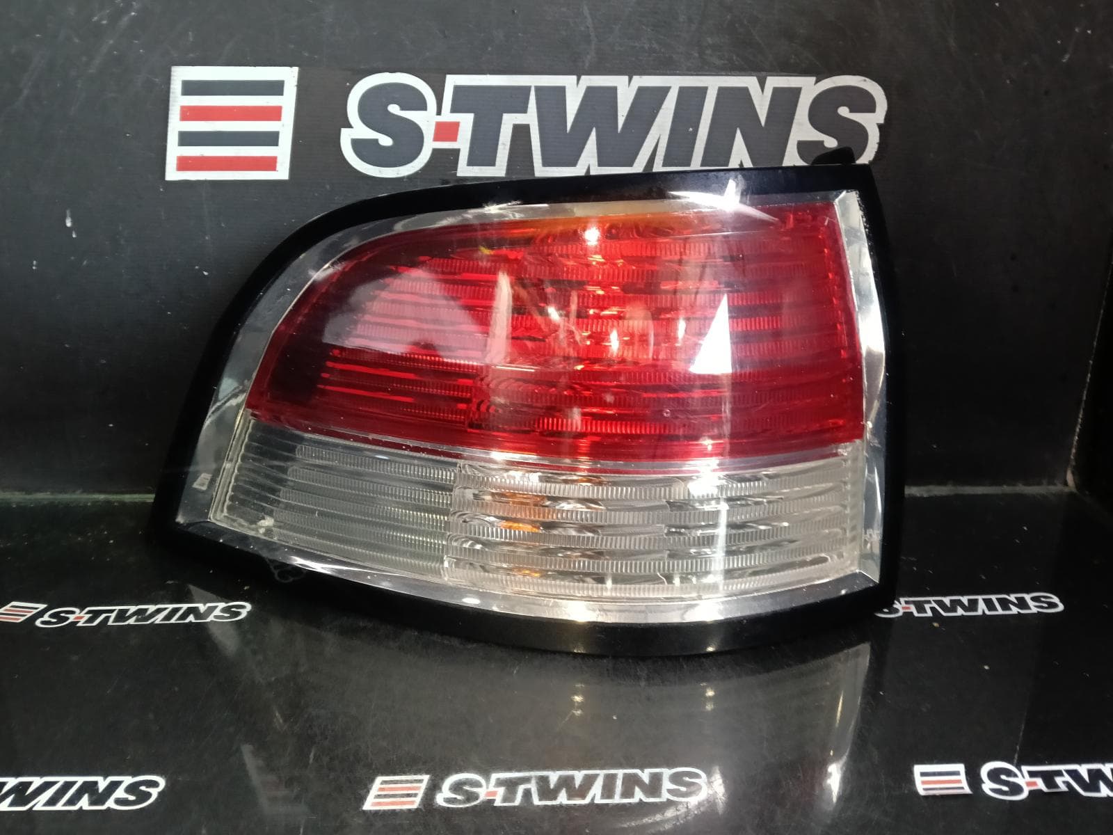 Used auto part listing image: 2011 HOLDEN COMMODORE LEFT TAILLIGHT VE, WAGON, 08/06-05/13 0000422371