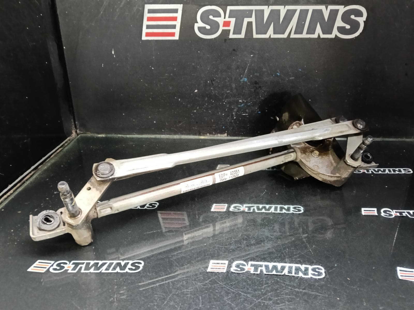 Used auto part listing image: 2011 HOLDEN COMMODORE WIPER MOTOR FRONT, VE-VF, 08/06-12/17 0000422372