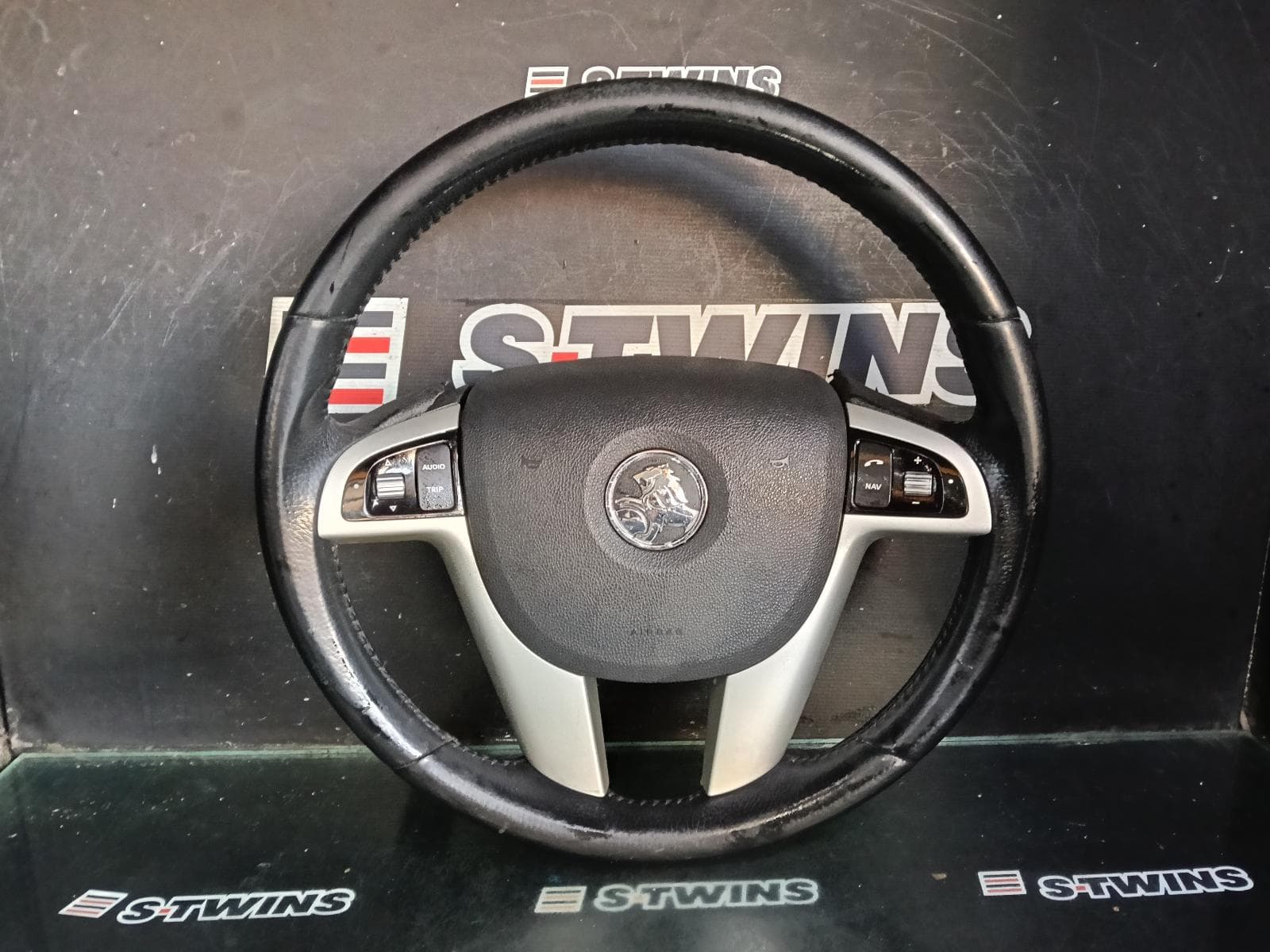 Used auto part listing image: 2011 HOLDEN COMMODORE STEERING WHEEL LEATHER, W/ GREY INSERT, VE, 09/09-05/13 0000422363