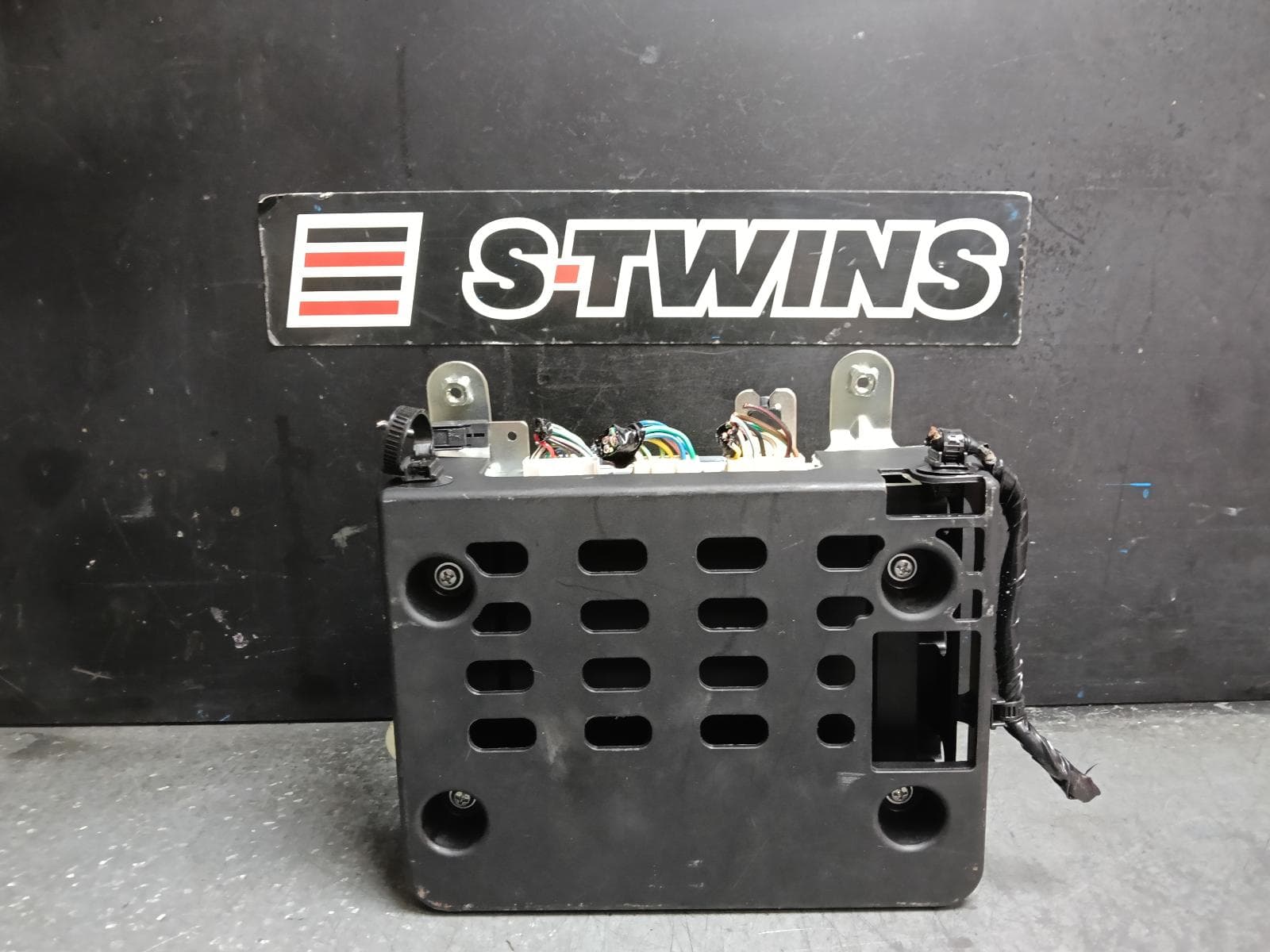 Used auto part listing image: 2017 SUBARU WRX AMPLIFIER, HARMON KARDON, V1, 03/14-10/21 0000422203