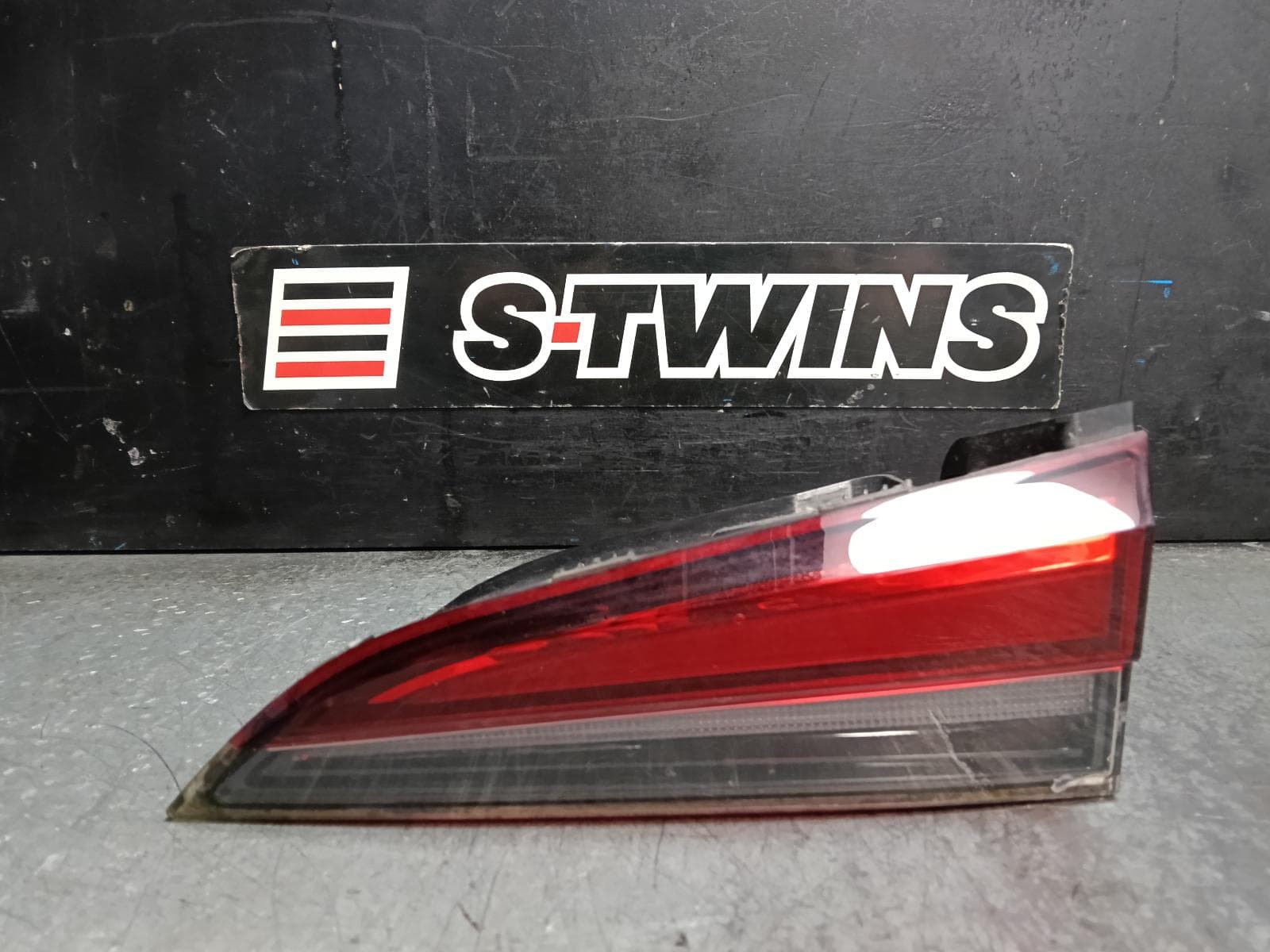 Used auto part listing image: 2022 SKODA KAMIQ REAR GARNISH TAILGATE LAMP (RH SIDE), LED TYPE, NW, 06/20-01/24 0000422579