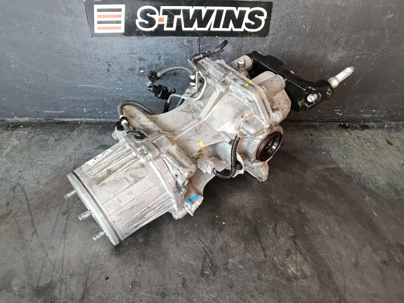 Used auto part listing image: 2015 MAZDA CX5 DIFFERENTIAL CENTRE REAR, 2.5, PETROL, AUTO T/M, KE, 4.325 RATIO, 02/12-01/17 0000422353